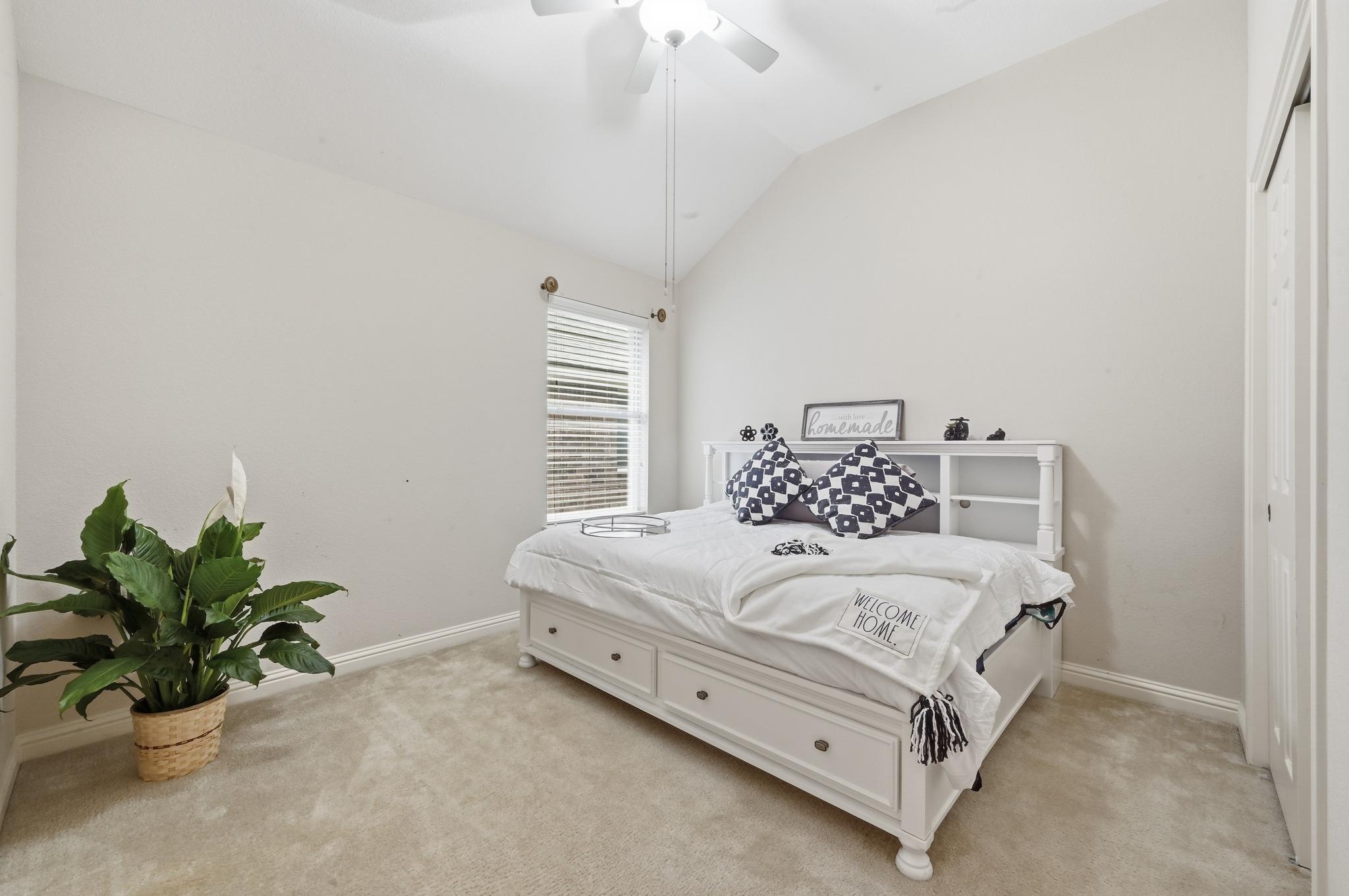 510 Middle Crk, Buda, TX 78610