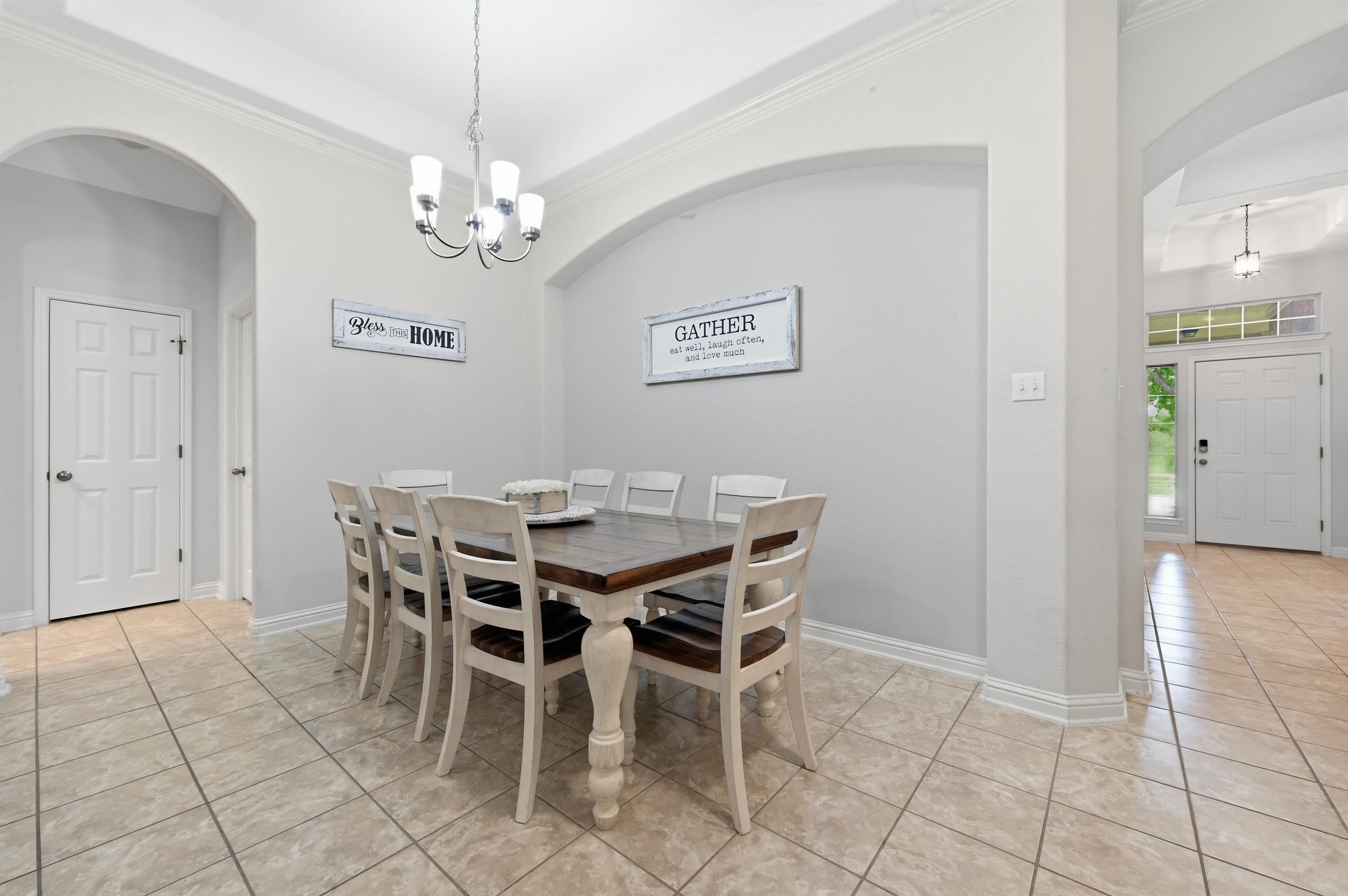 510 Middle Crk, Buda, TX 78610