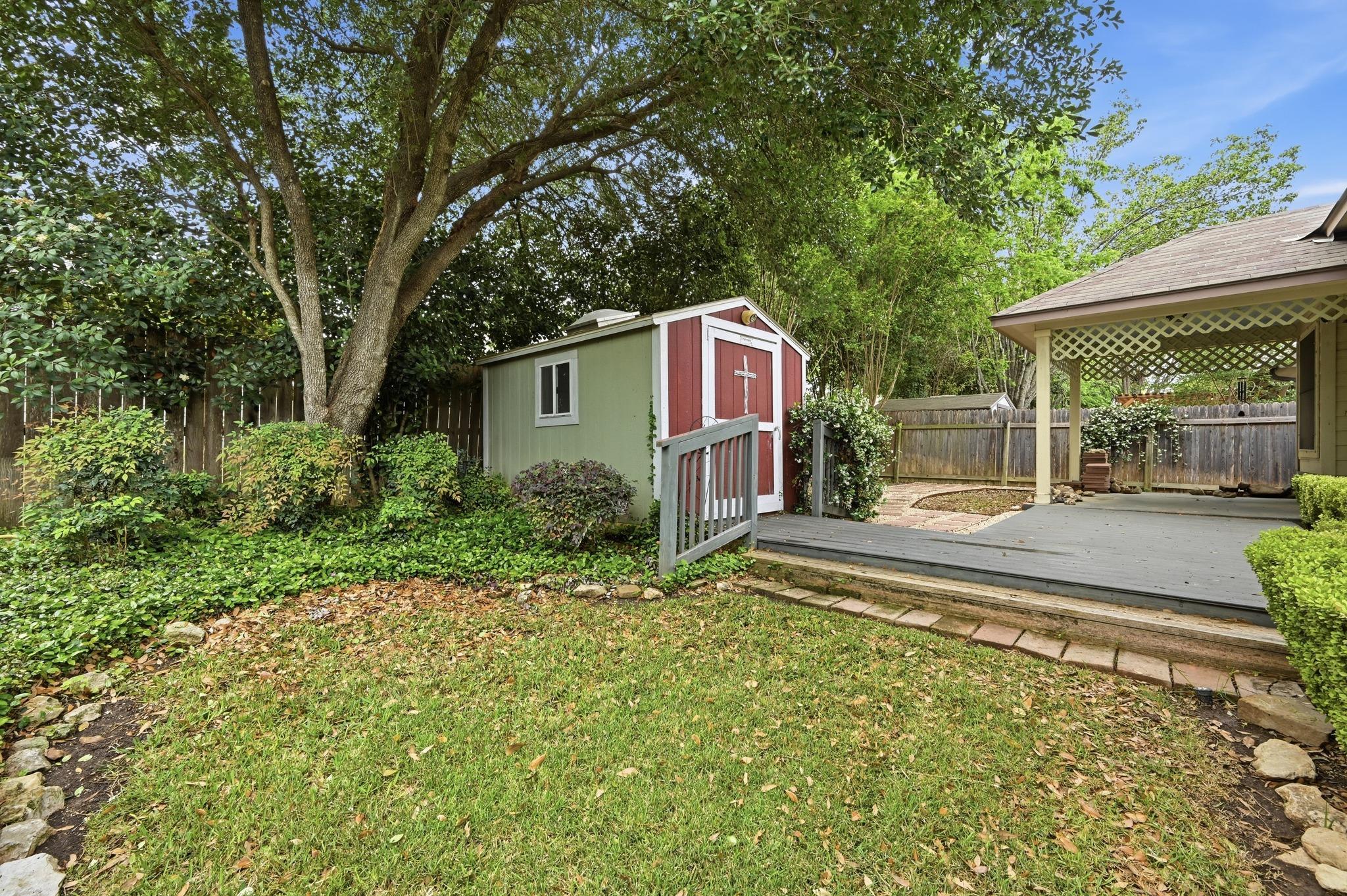 510 Middle Crk, Buda, TX 78610