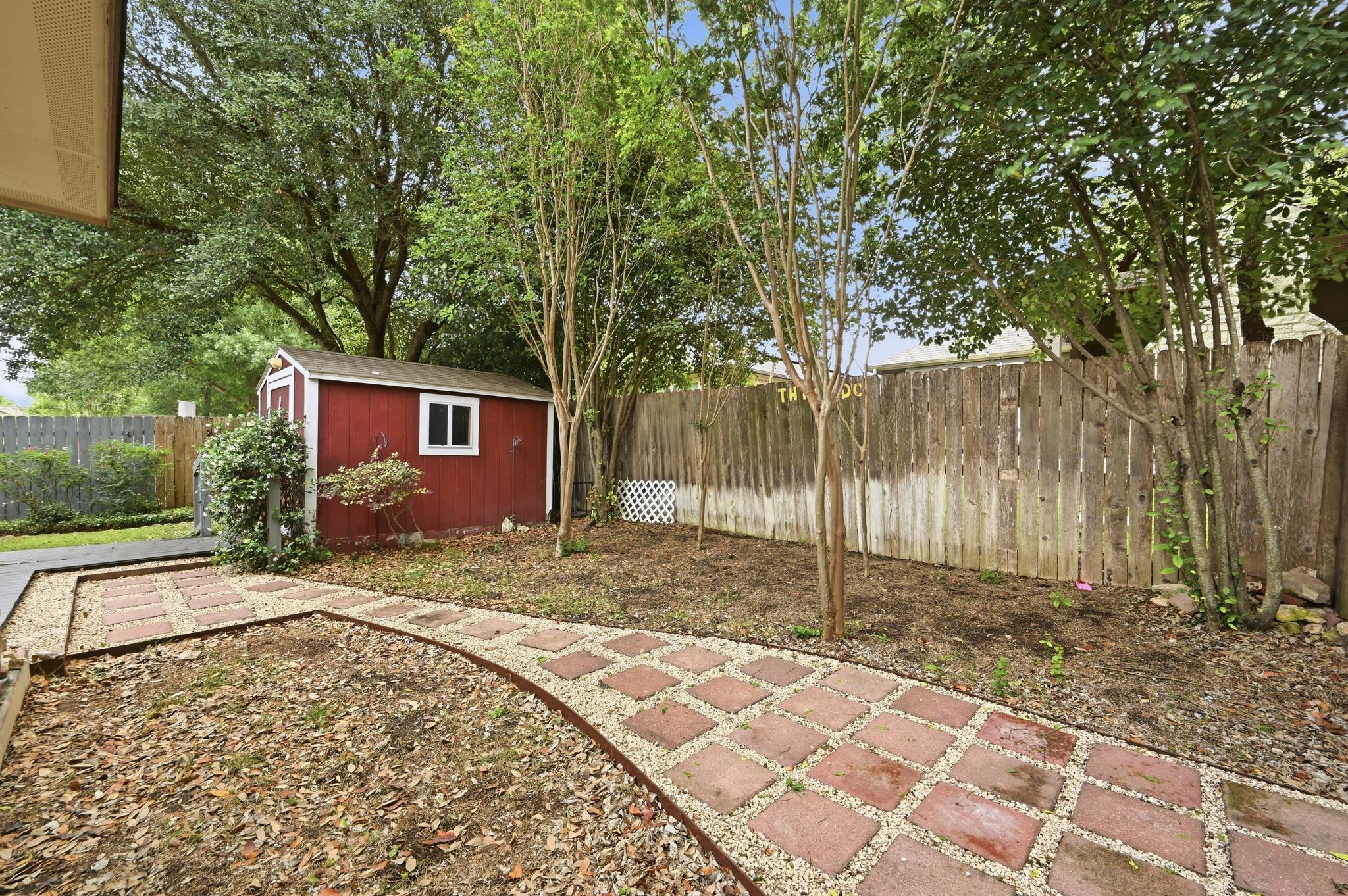 510 Middle Crk, Buda, TX 78610