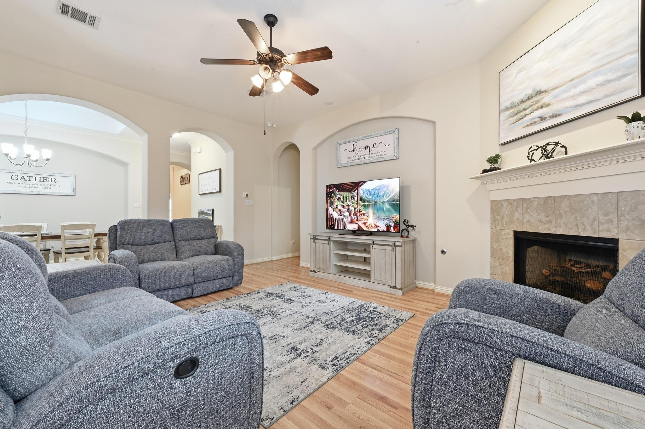 510 Middle Crk, Buda, TX 78610