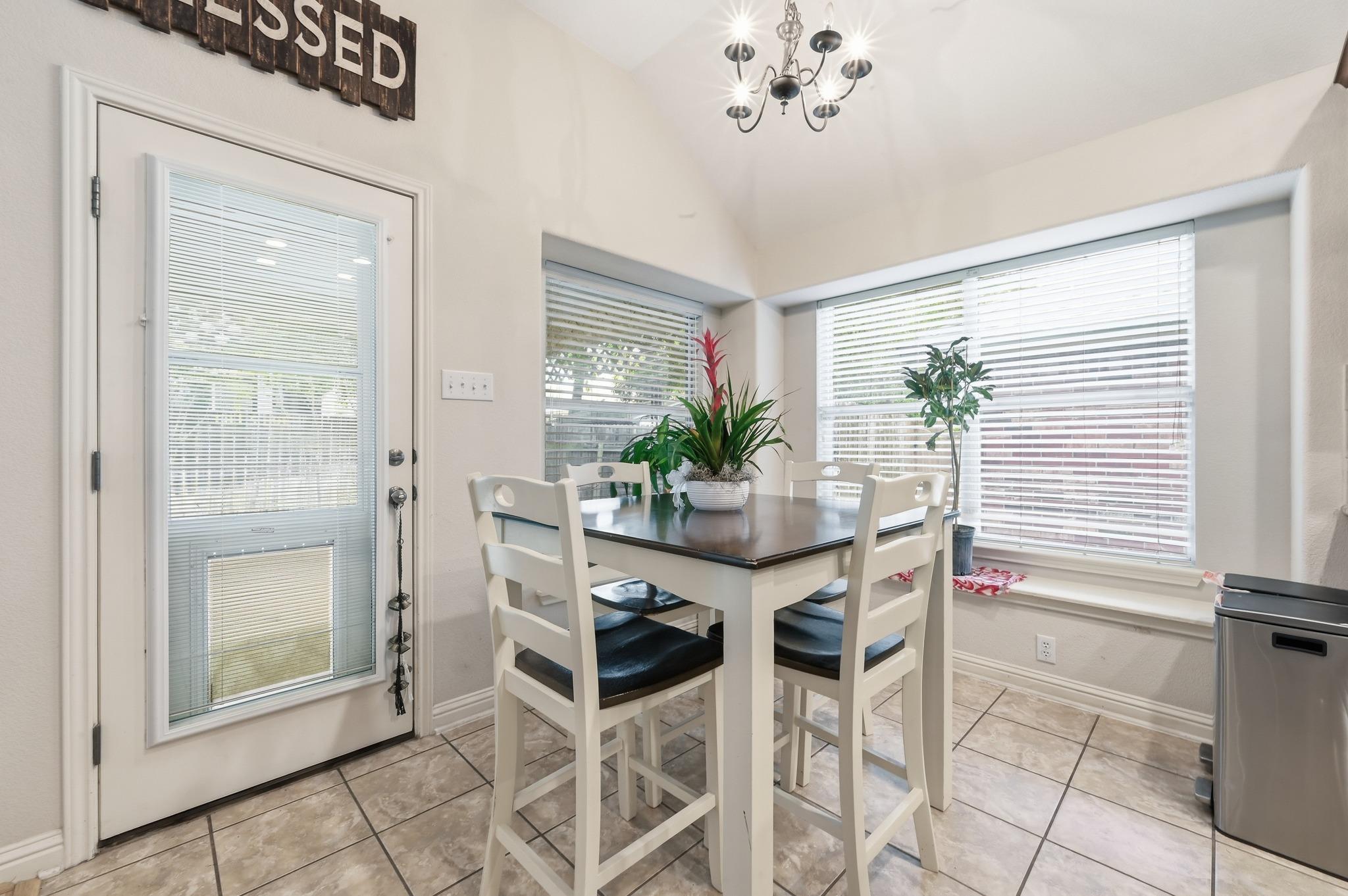 510 Middle Crk, Buda, TX 78610