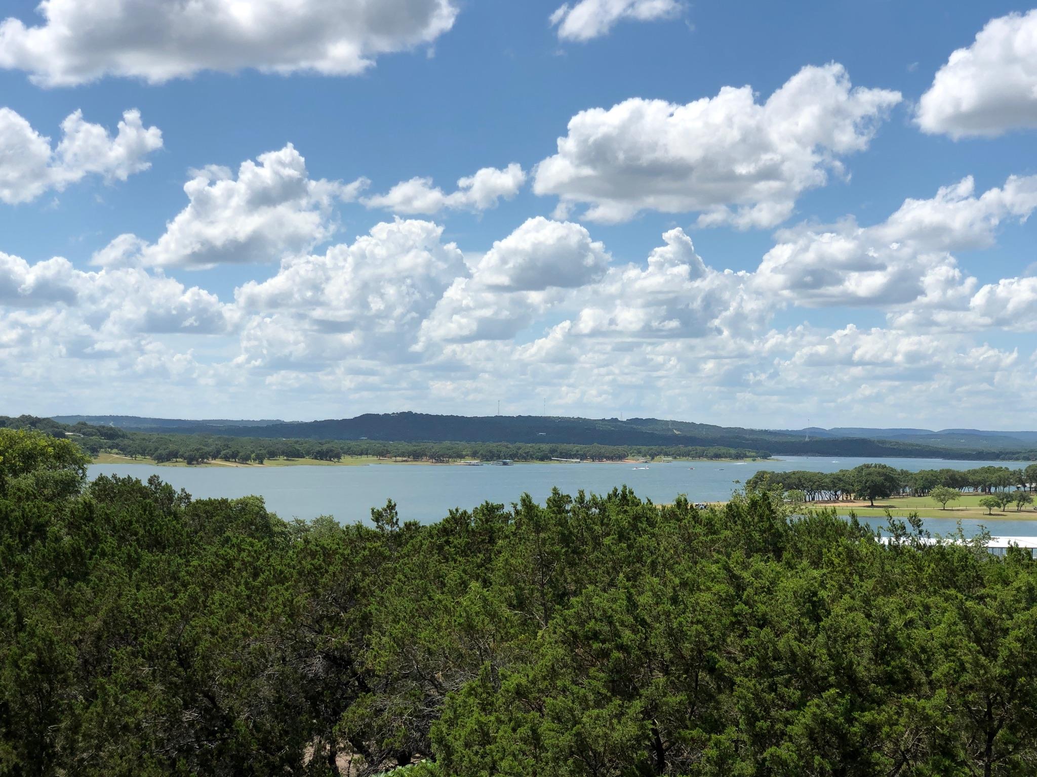 6400 Lakeshore Dr, Lago Vista, TX 78645