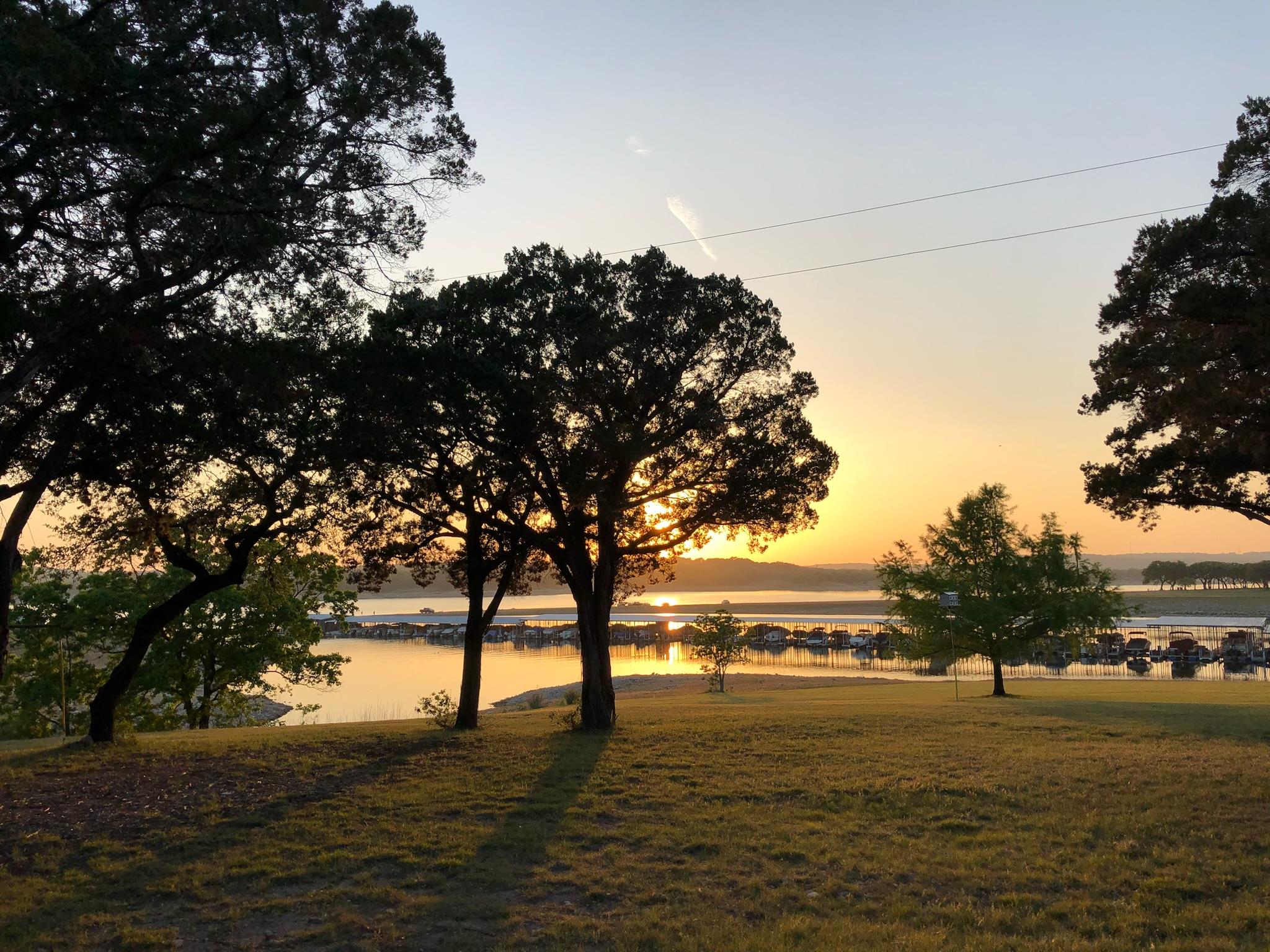 6400 Lakeshore Dr, Lago Vista, TX 78645