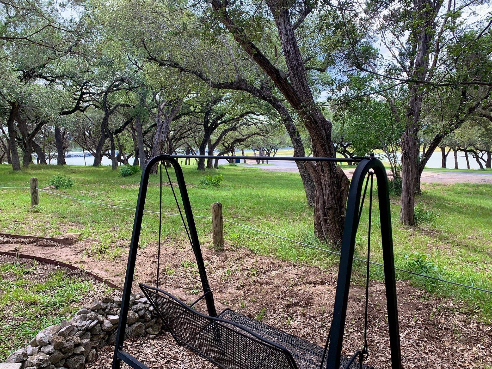 6400 Lakeshore Dr, Lago Vista, TX 78645
