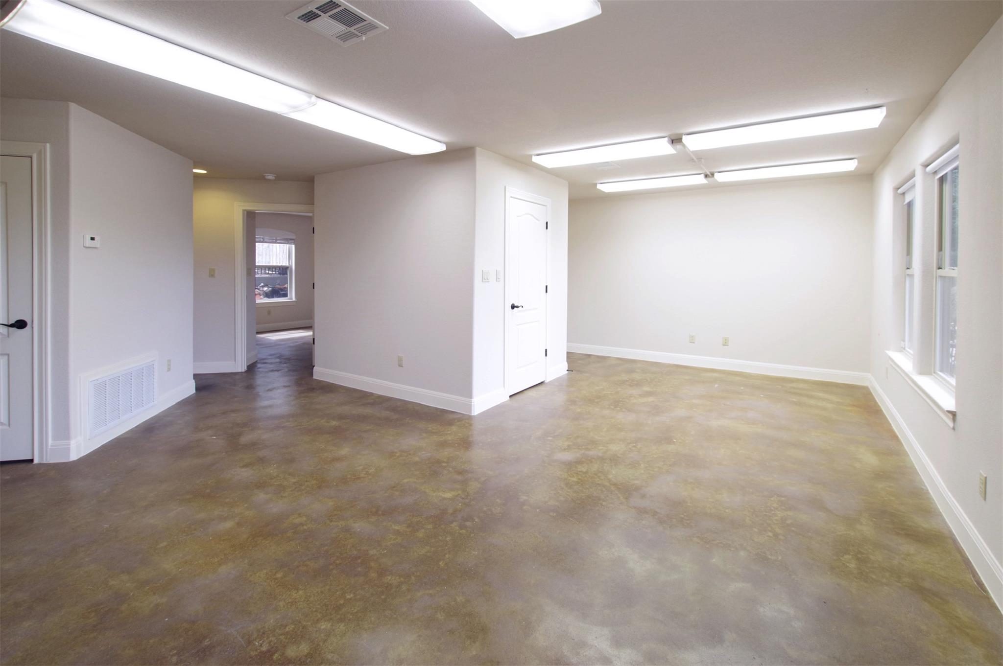 6400 Lakeshore Dr, Lago Vista, TX 78645