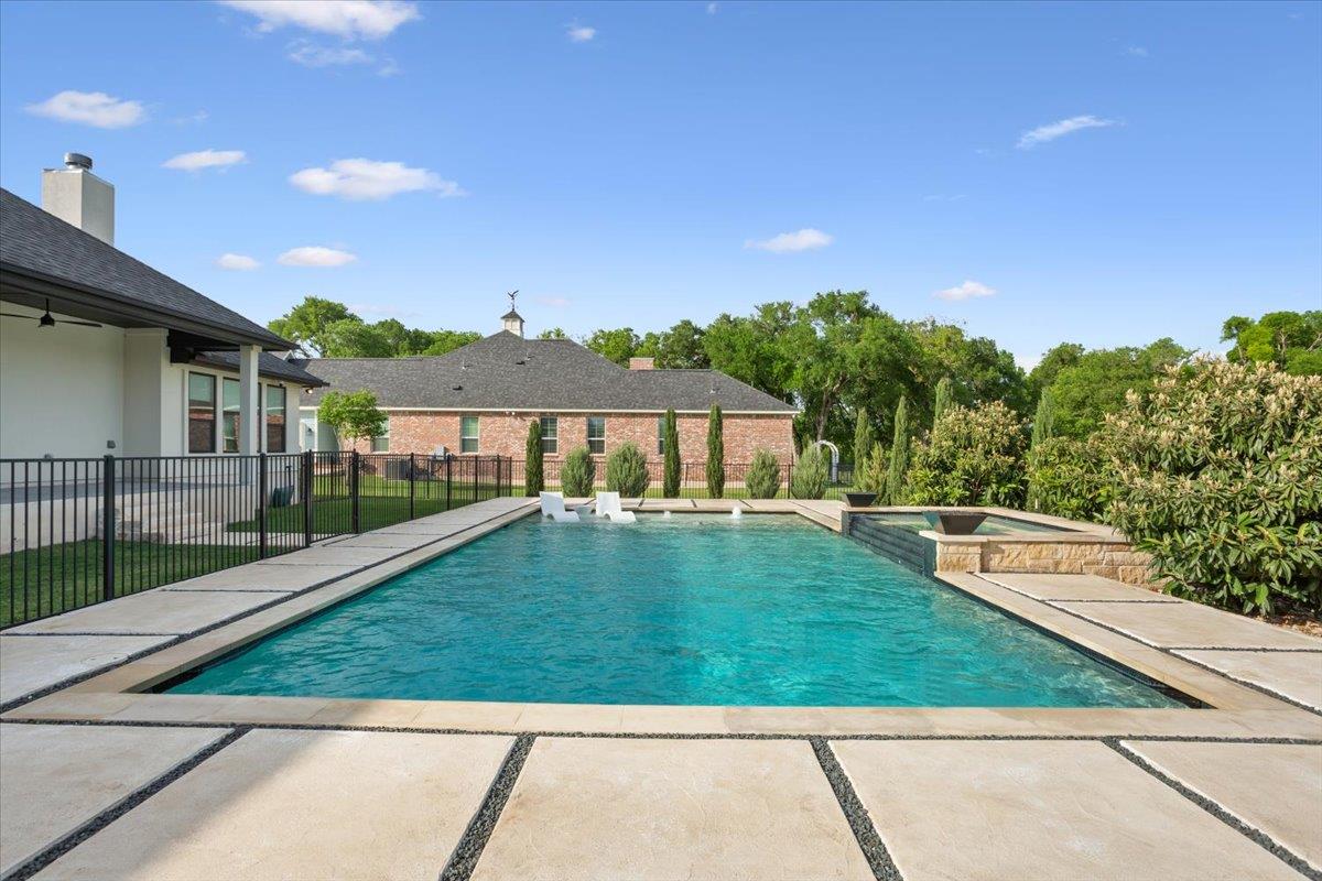 205 Ow Lowrey Dr, Salado, TX 76571