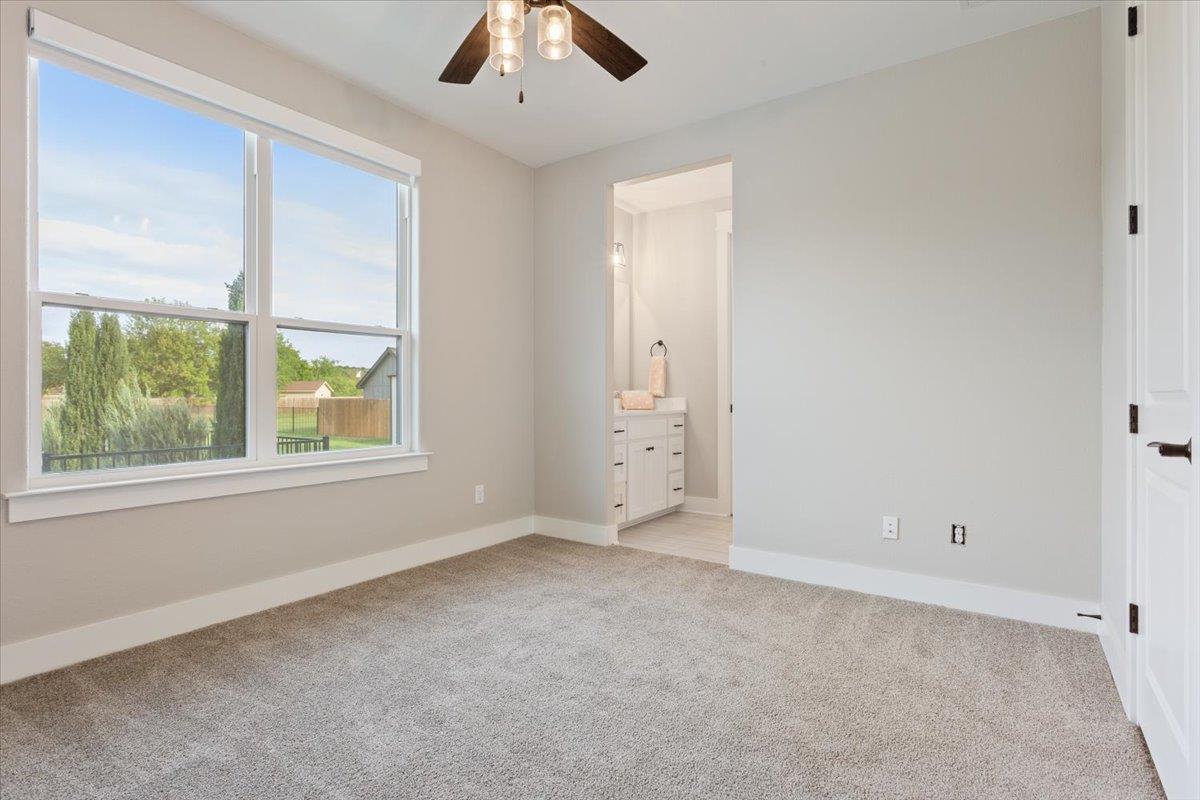 205 Ow Lowrey Dr, Salado, TX 76571