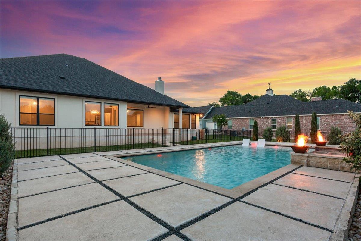 205 Ow Lowrey Dr, Salado, TX 76571