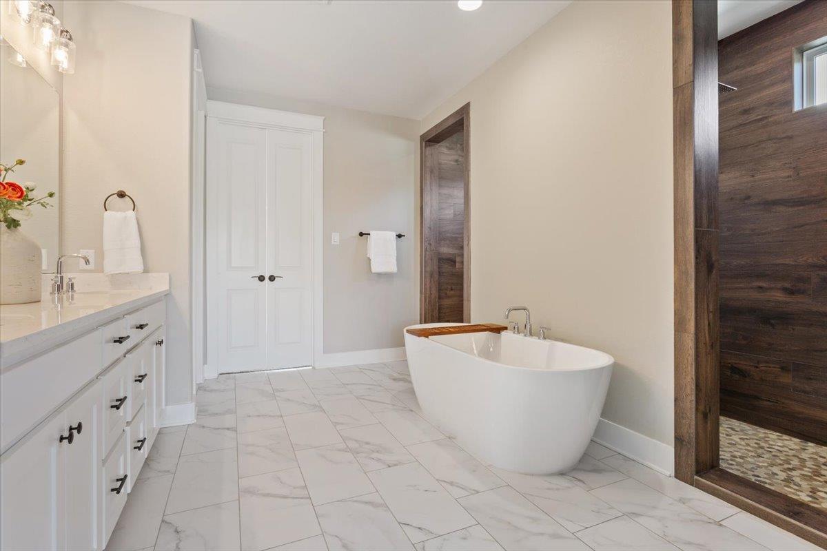 205 Ow Lowrey Dr, Salado, TX 76571