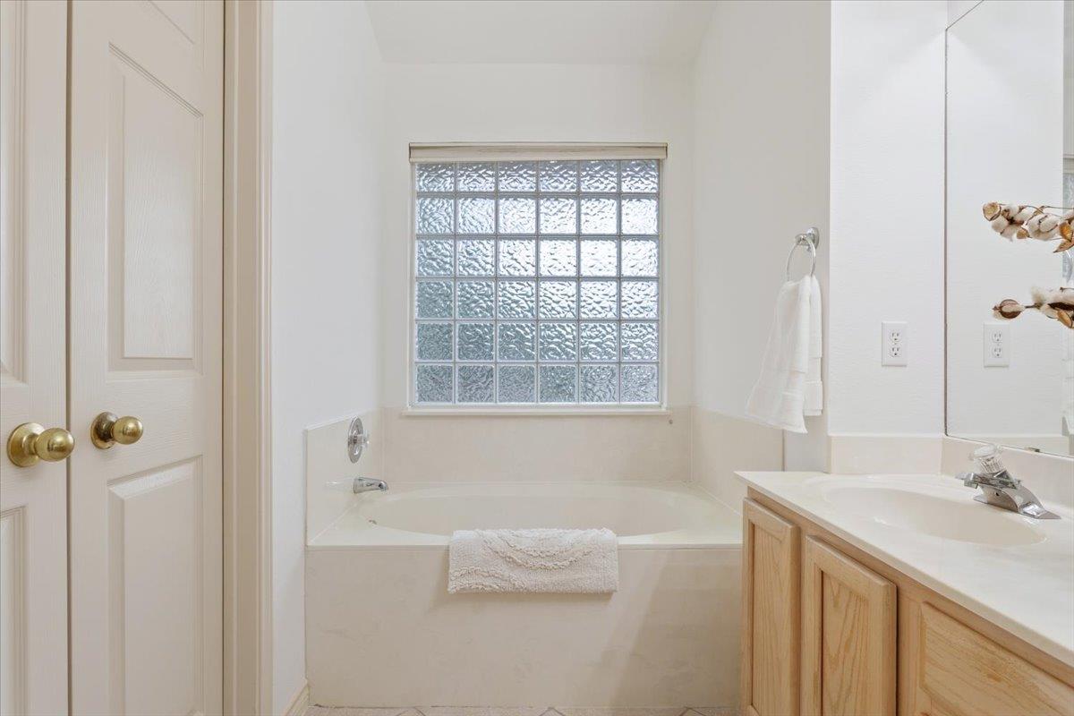 2601 Grist Ln, Cedar Park, TX 78613