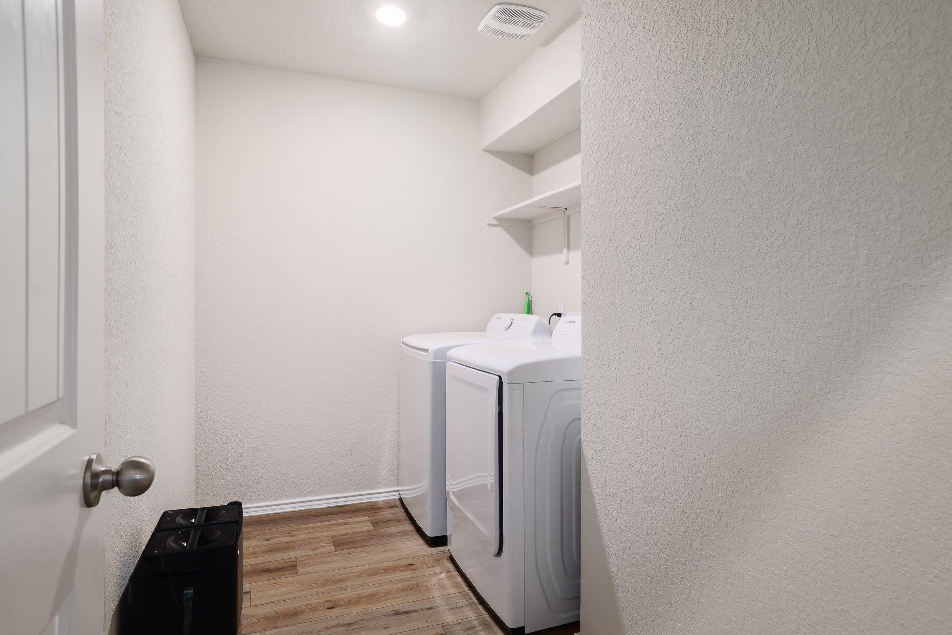 1704 T H Johnson Dr, Taylor, TX 76574