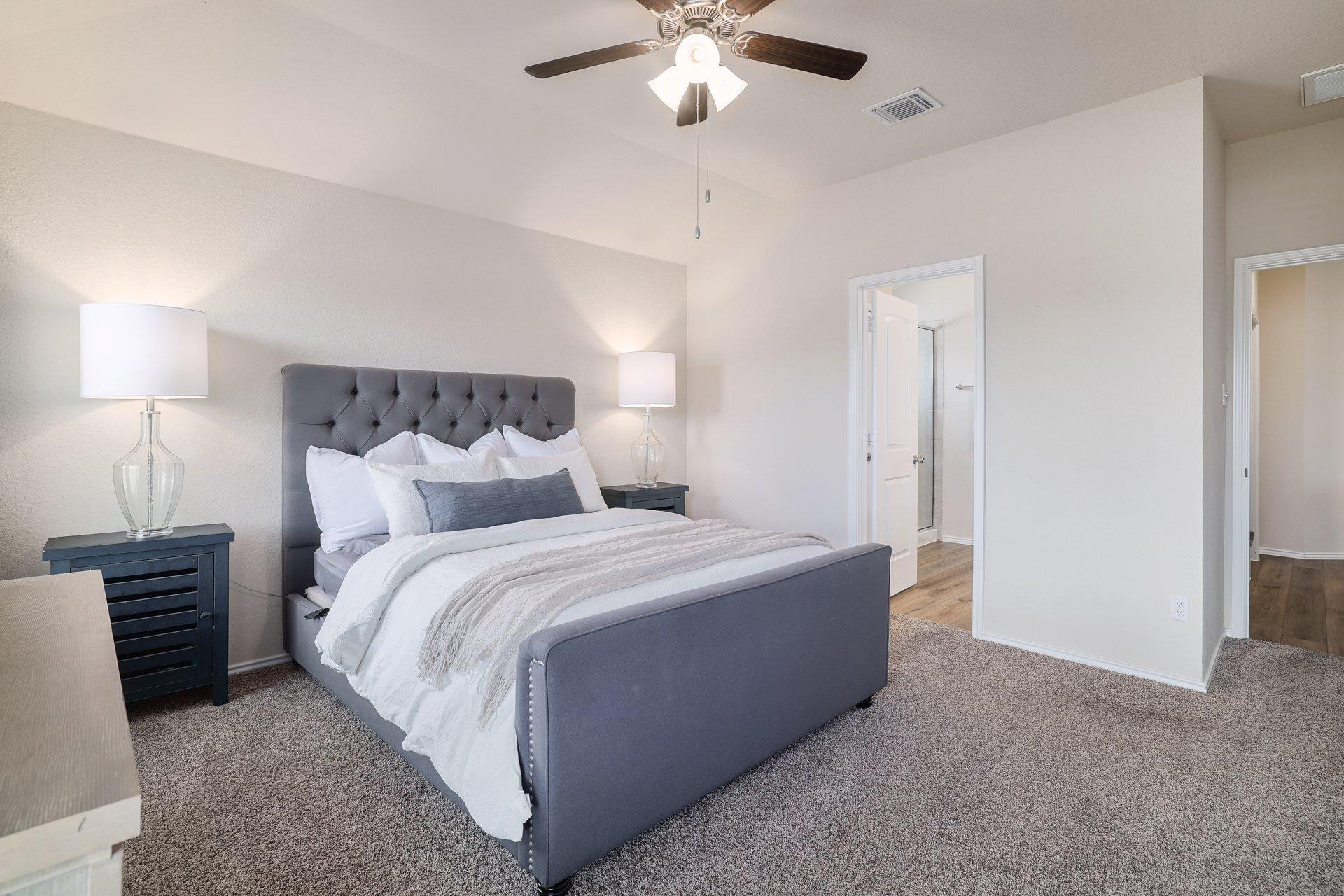 1704 T H Johnson Dr, Taylor, TX 76574