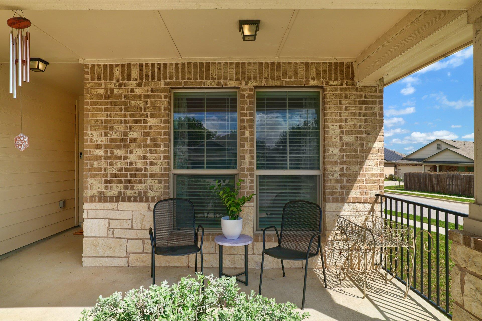 1704 T H Johnson Dr, Taylor, TX 76574