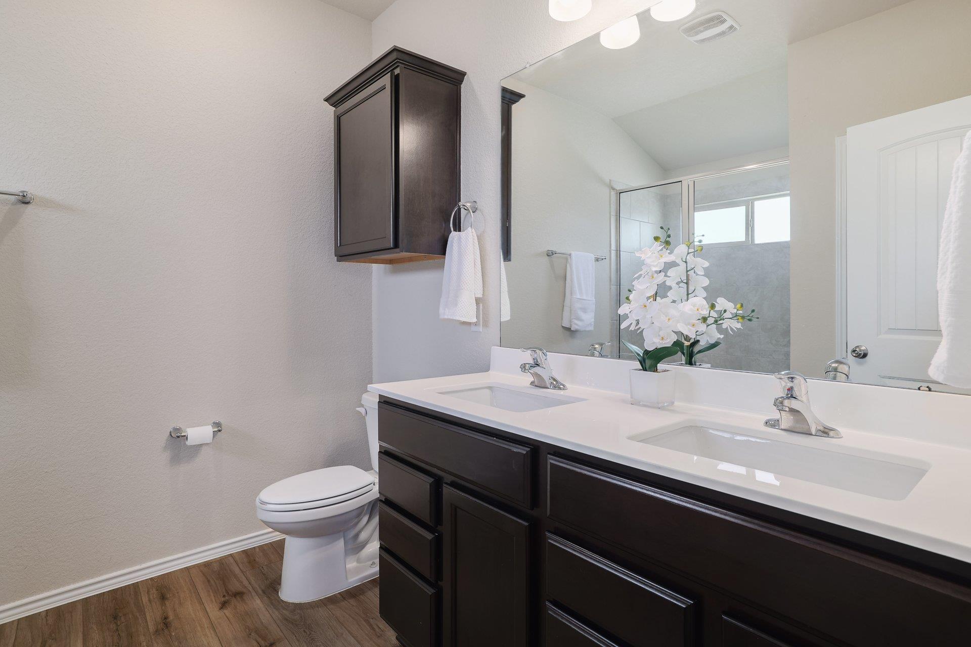 1704 T H Johnson Dr, Taylor, TX 76574