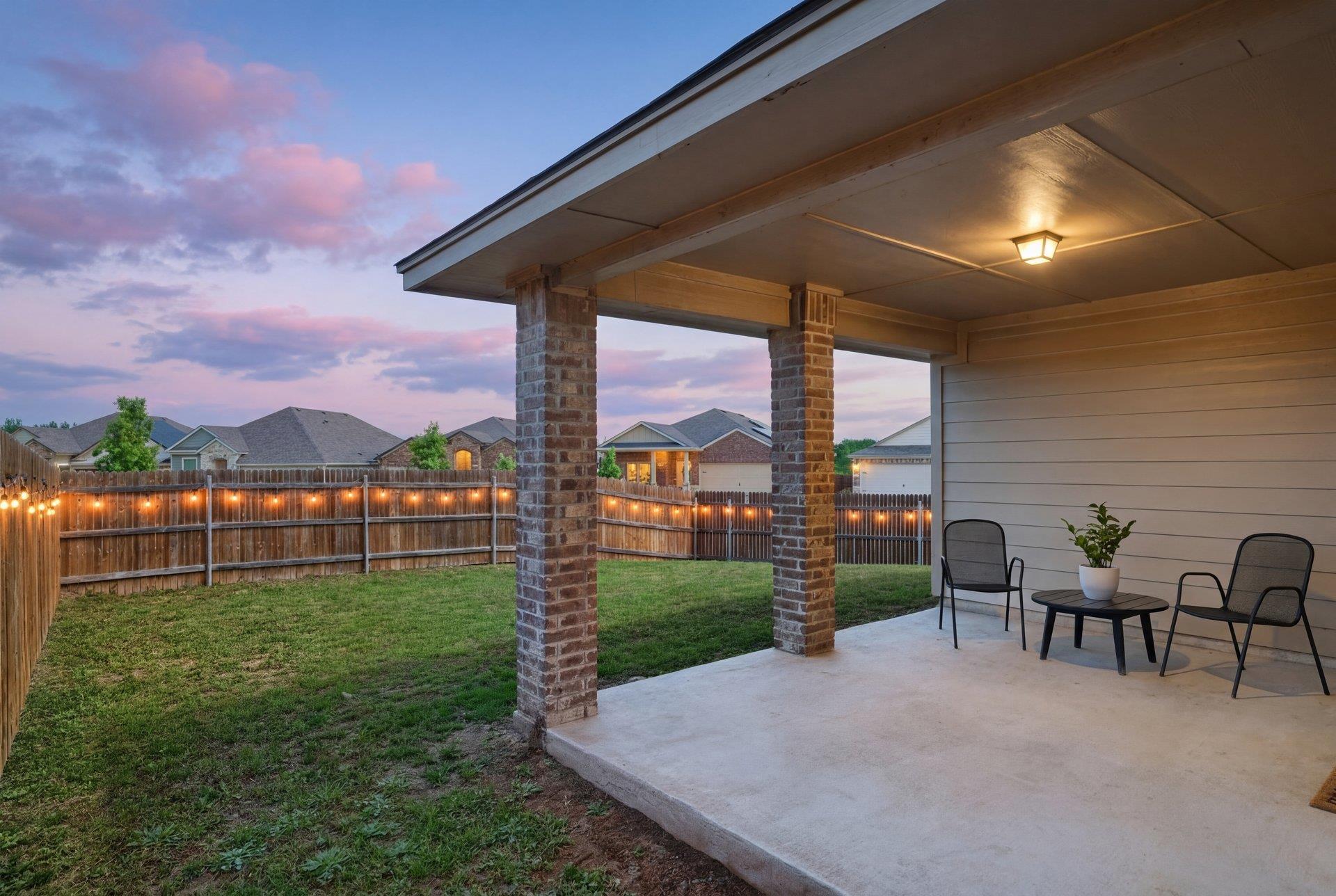 1704 T H Johnson Dr, Taylor, TX 76574