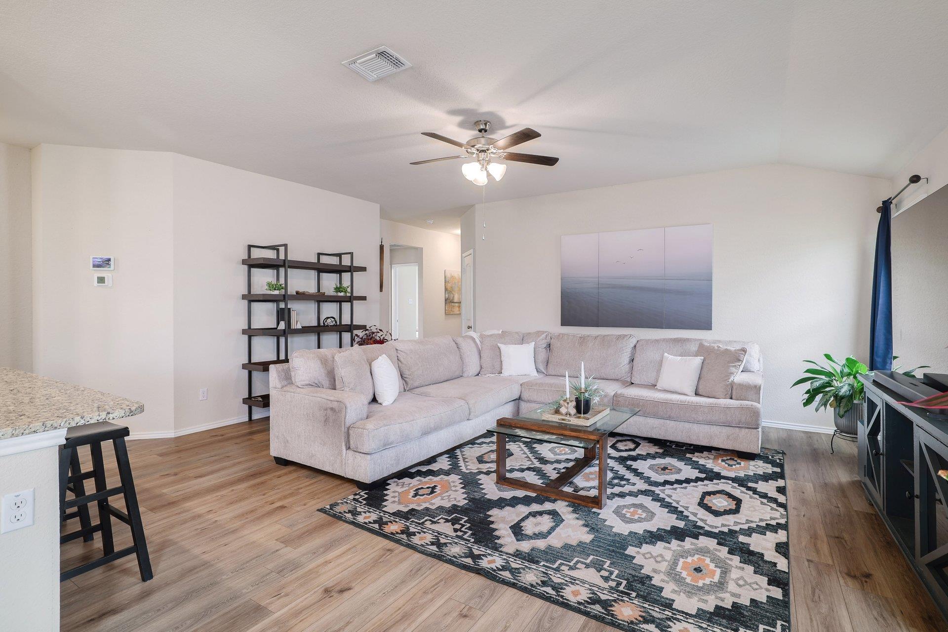 1704 T H Johnson Dr, Taylor, TX 76574