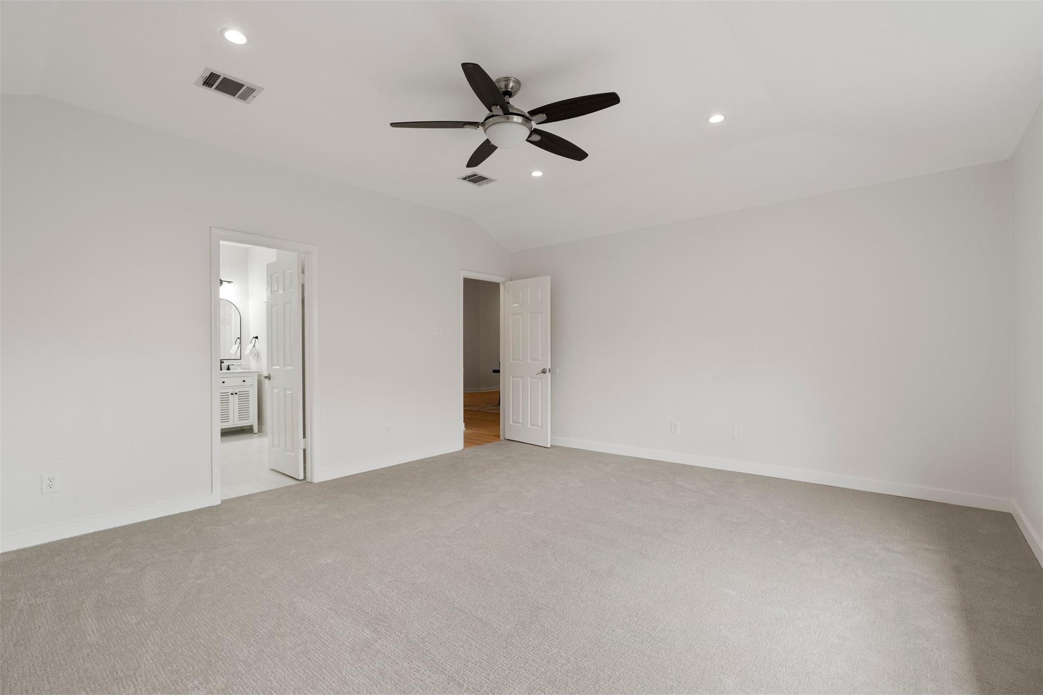 8104 Doe Meadow Dr, Austin, TX 78749