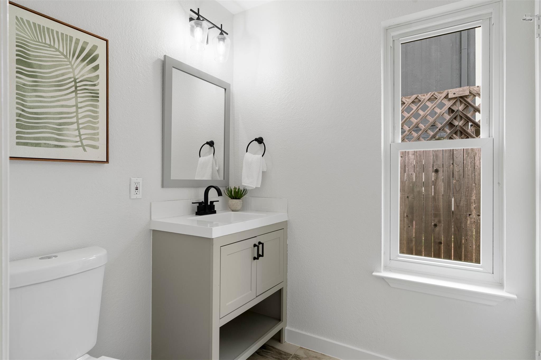 8104 Doe Meadow Dr, Austin, TX 78749