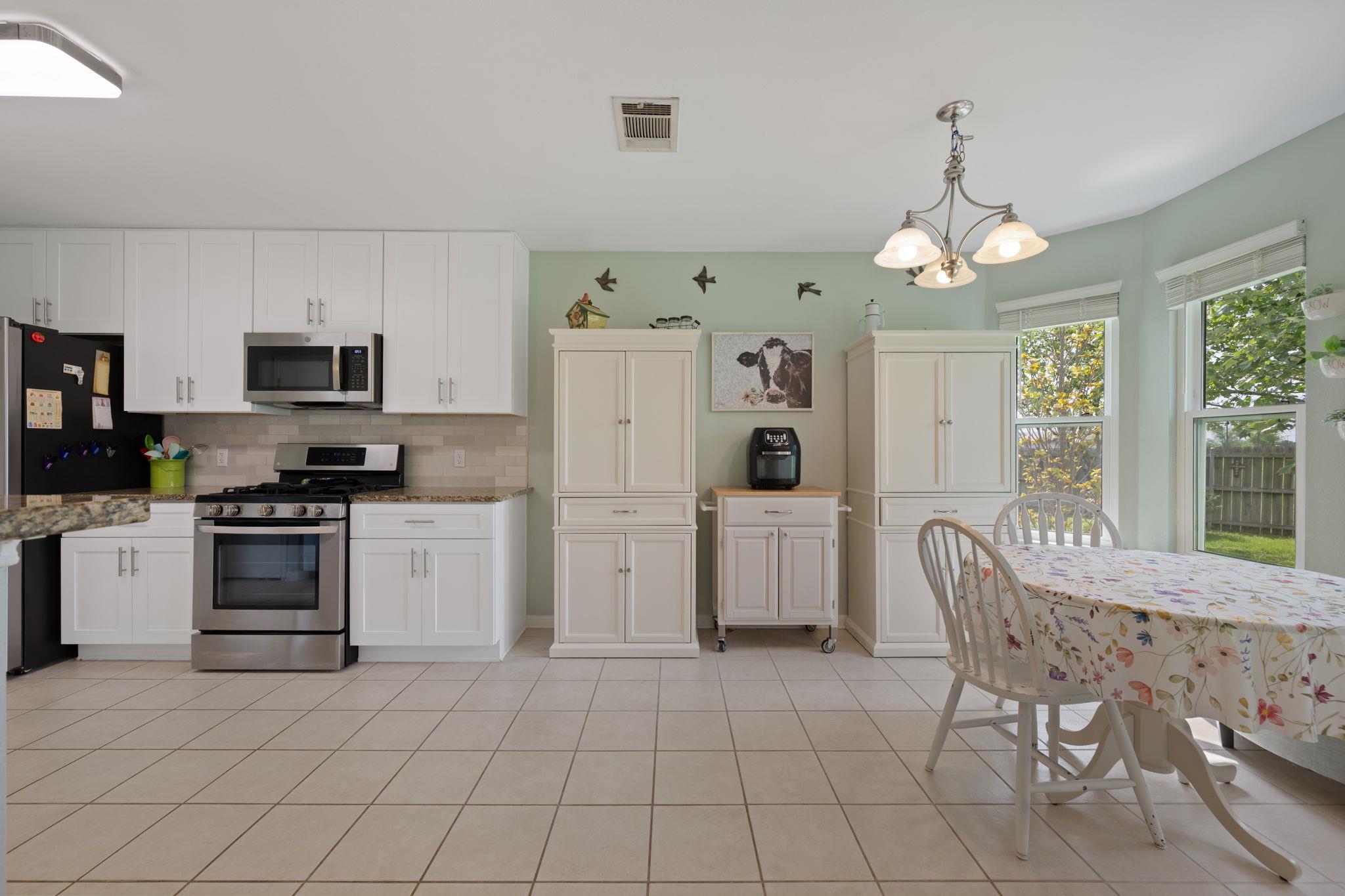 206 Evergreen Cir, Georgetown, TX 78626