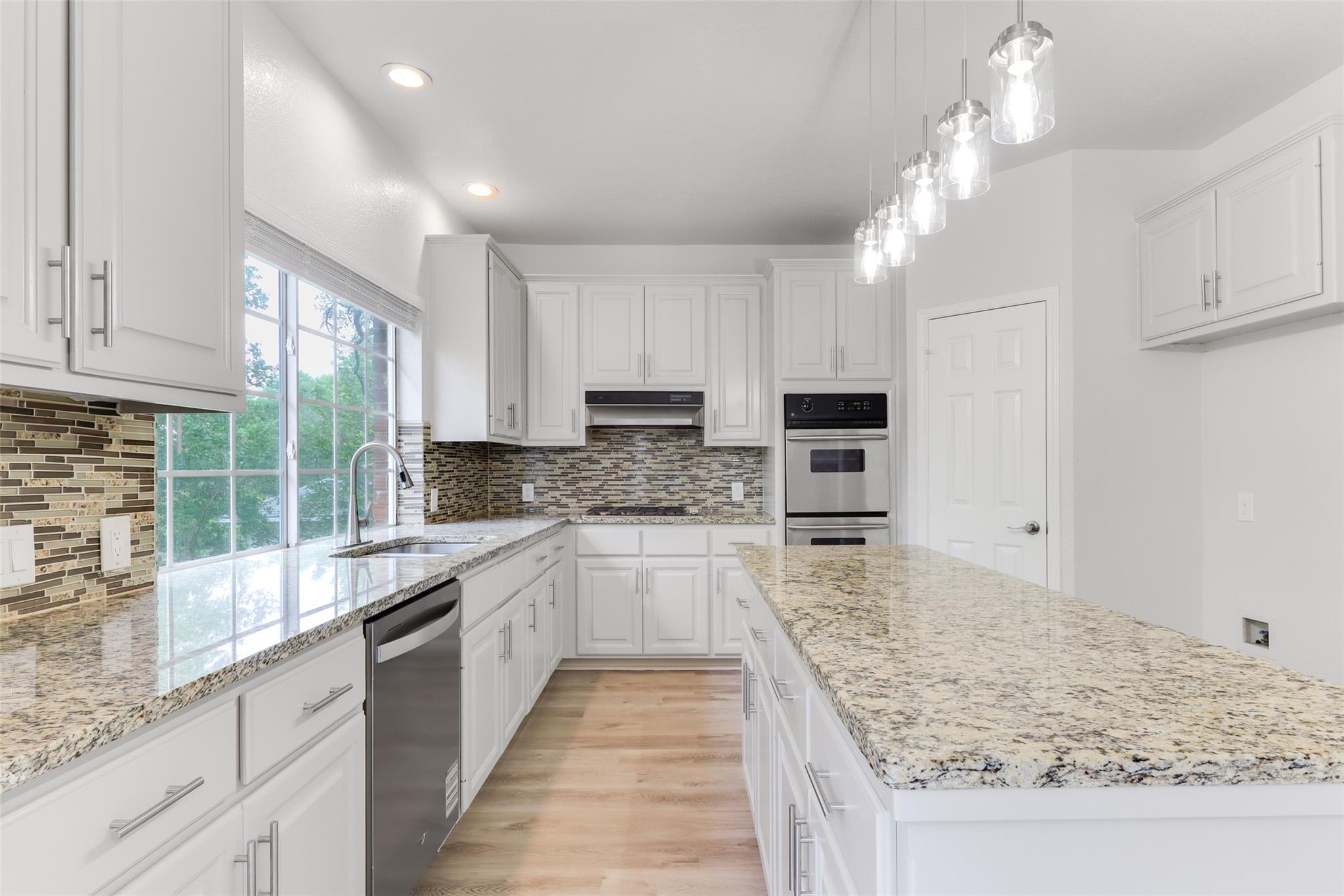 11125 Savin Hill Ln, Austin, TX 78739