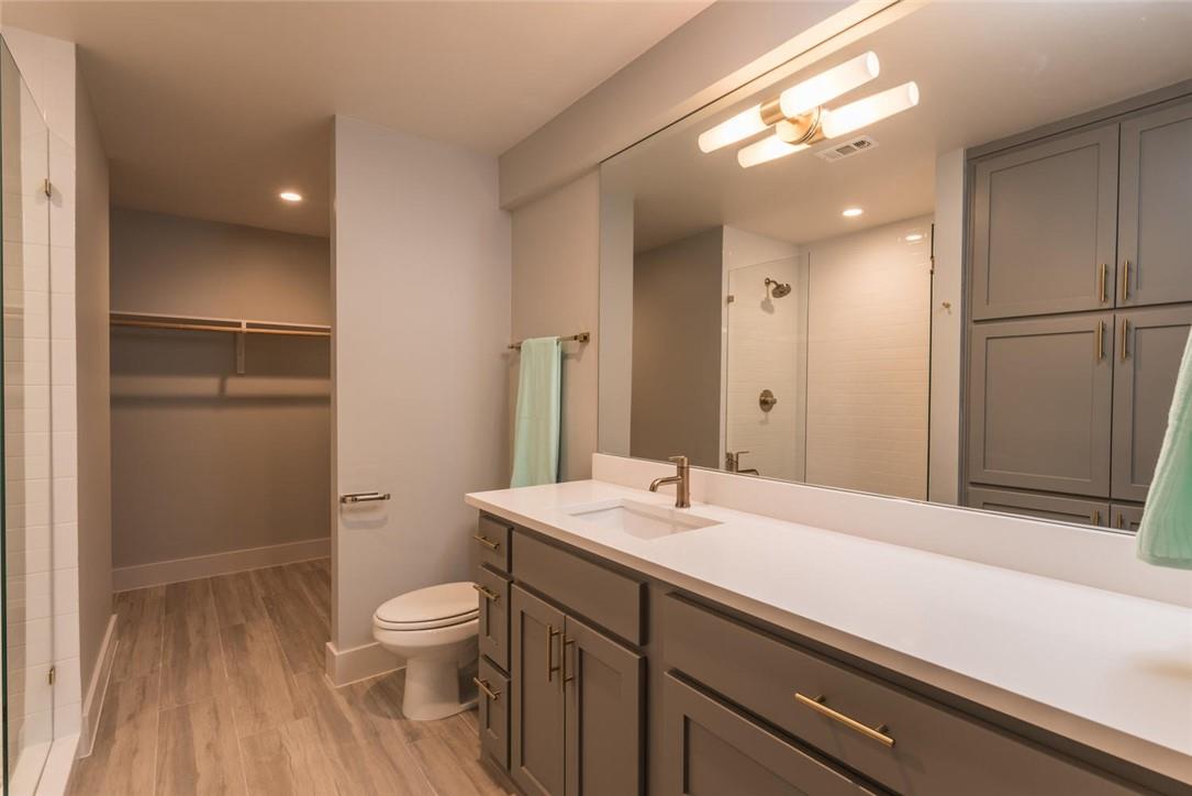 505 W 7th St # 103, Austin, TX 78701