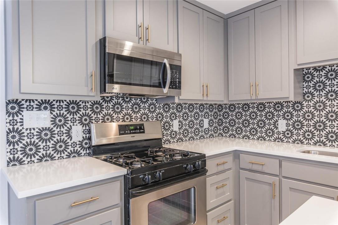 505 W 7th St # 103, Austin, TX 78701