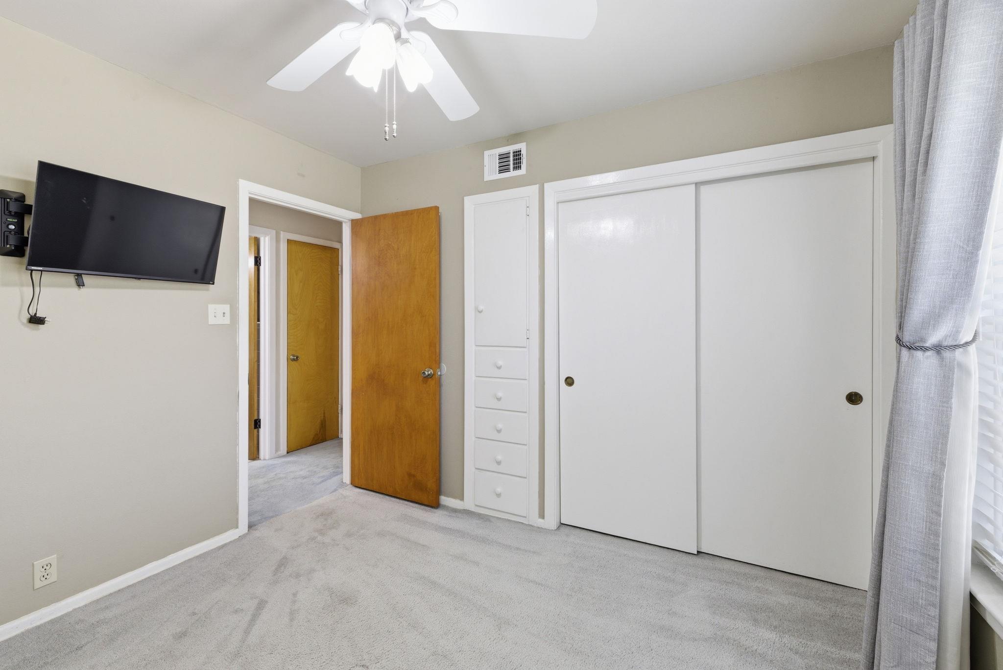 222 Sonata Dr, San Antonio, TX 78216