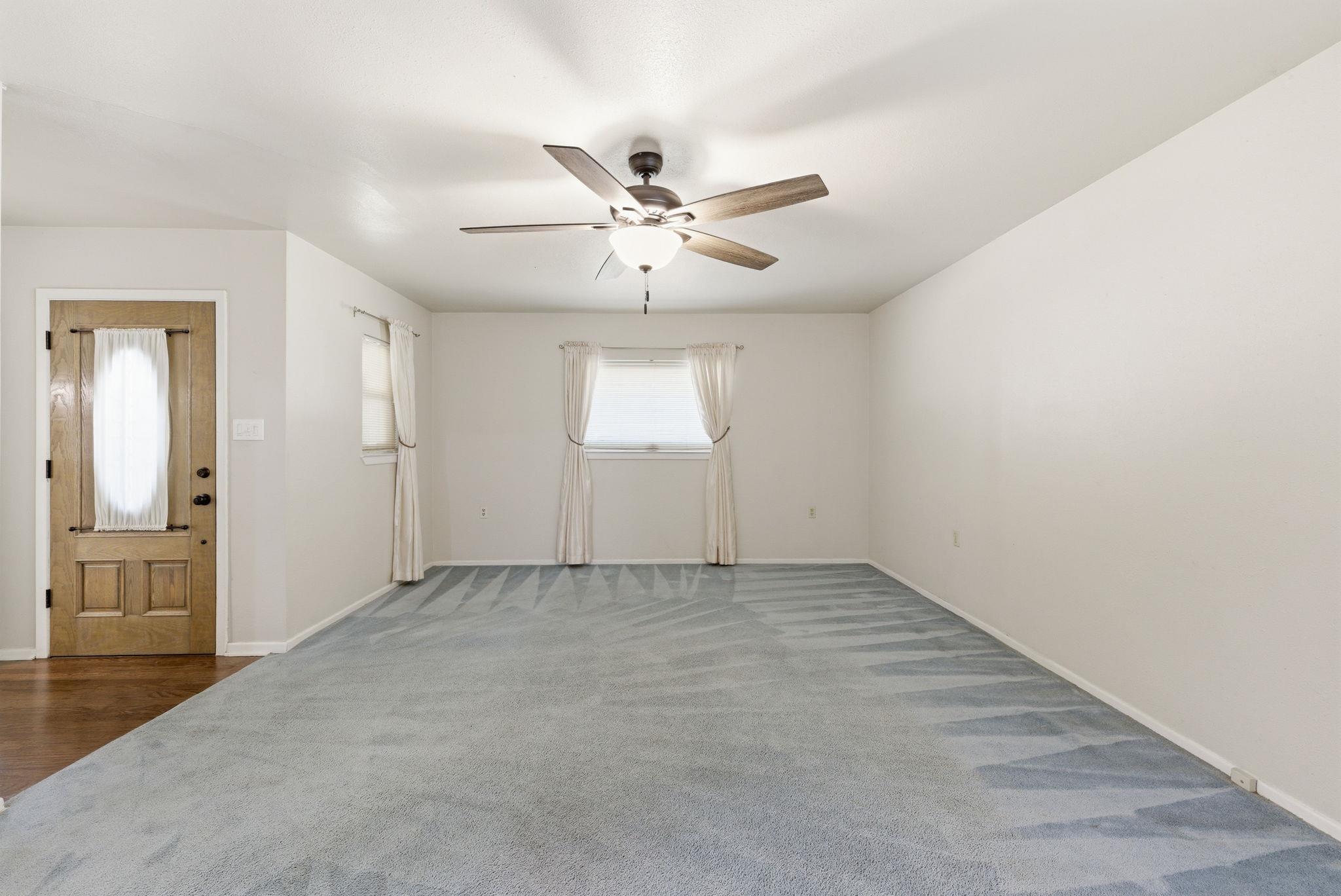 222 Sonata Dr, San Antonio, TX 78216