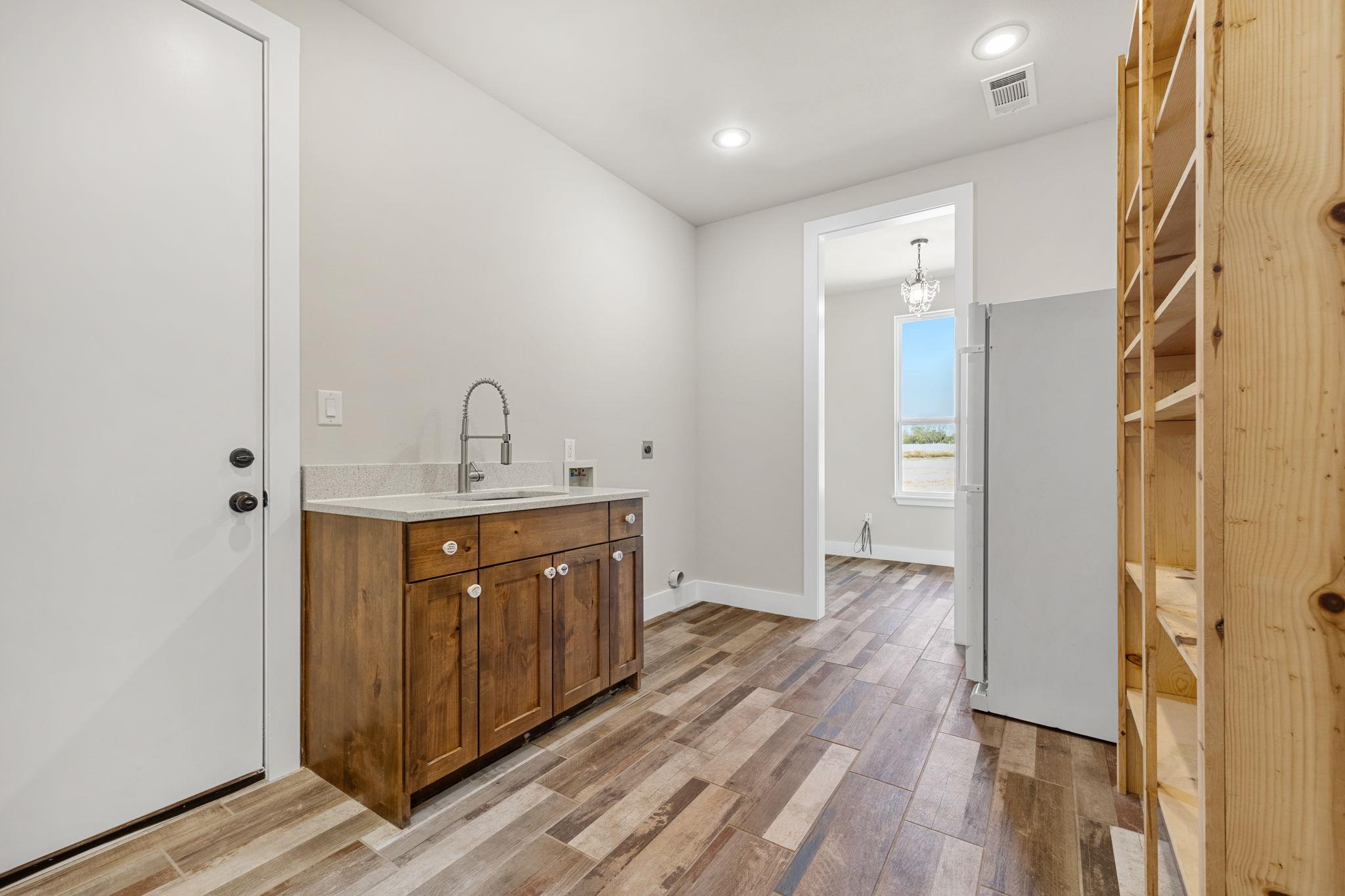 5777 County Road 236 Rd, Liberty Hill, TX 78642