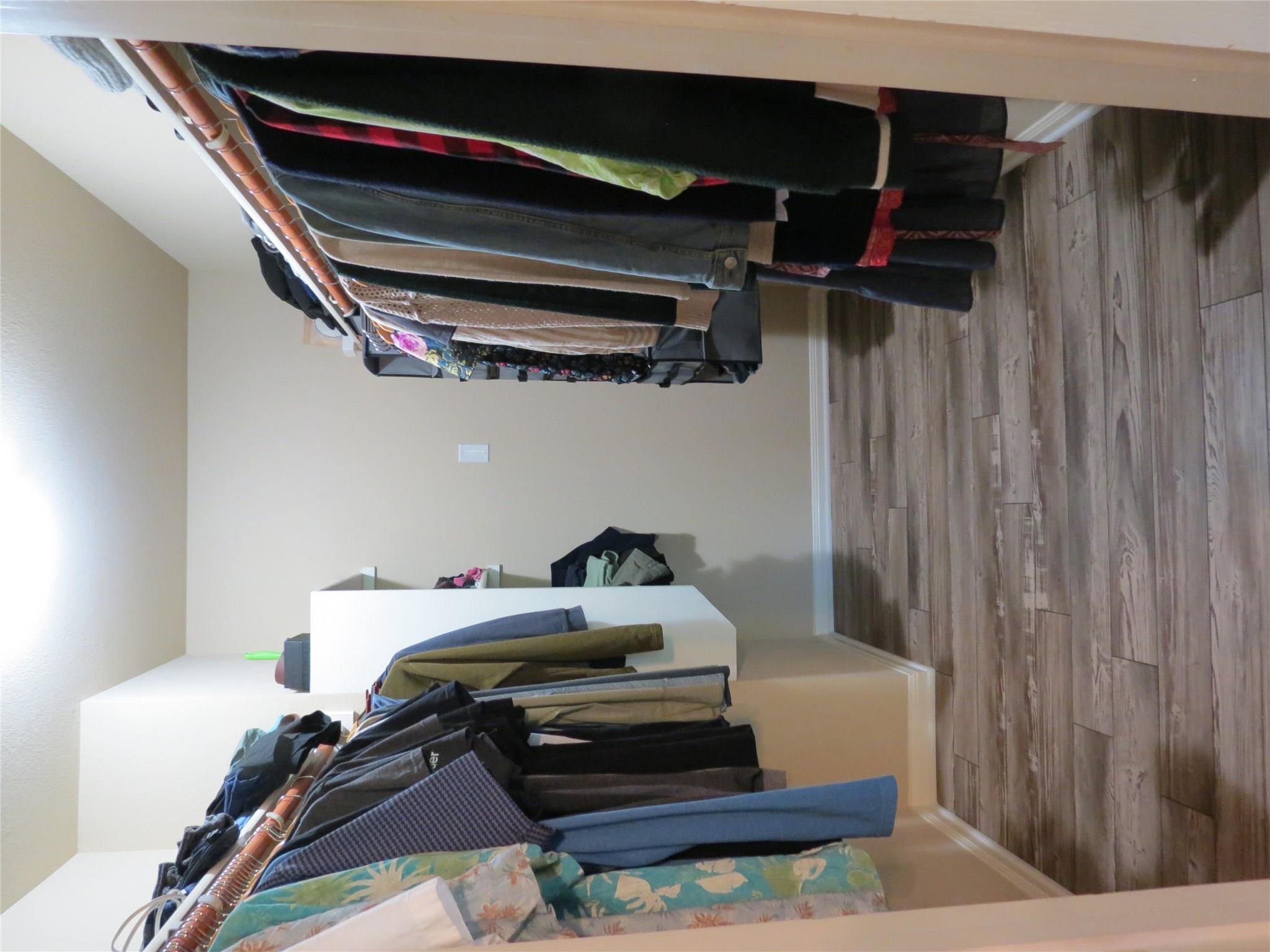 402 Las Colinas Dr, Leander, TX 78641