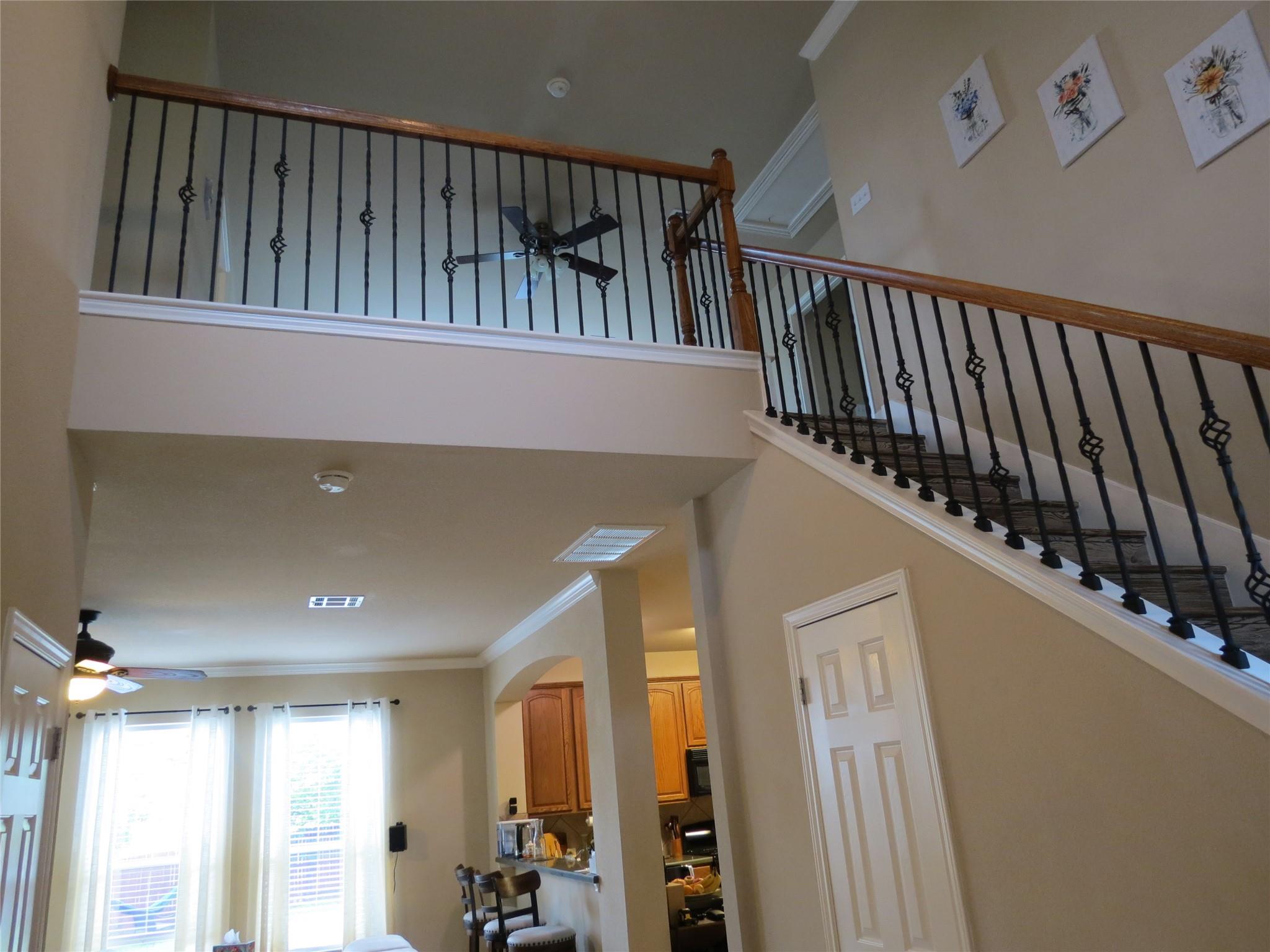 402 Las Colinas Dr, Leander, TX 78641