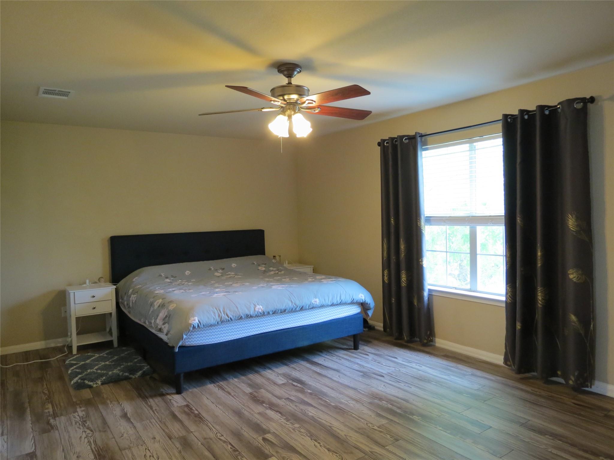 402 Las Colinas Dr, Leander, TX 78641