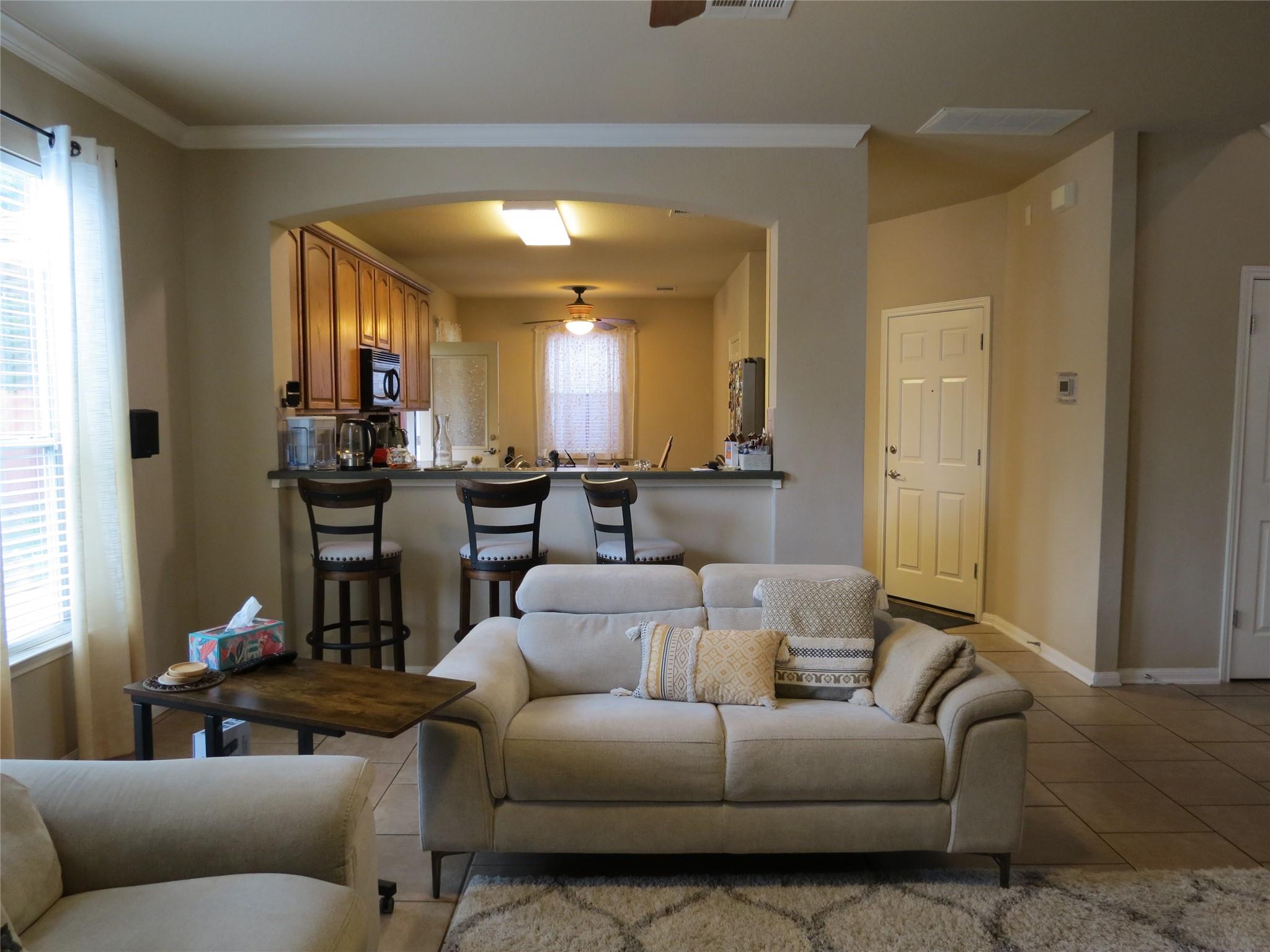 402 Las Colinas Dr, Leander, TX 78641