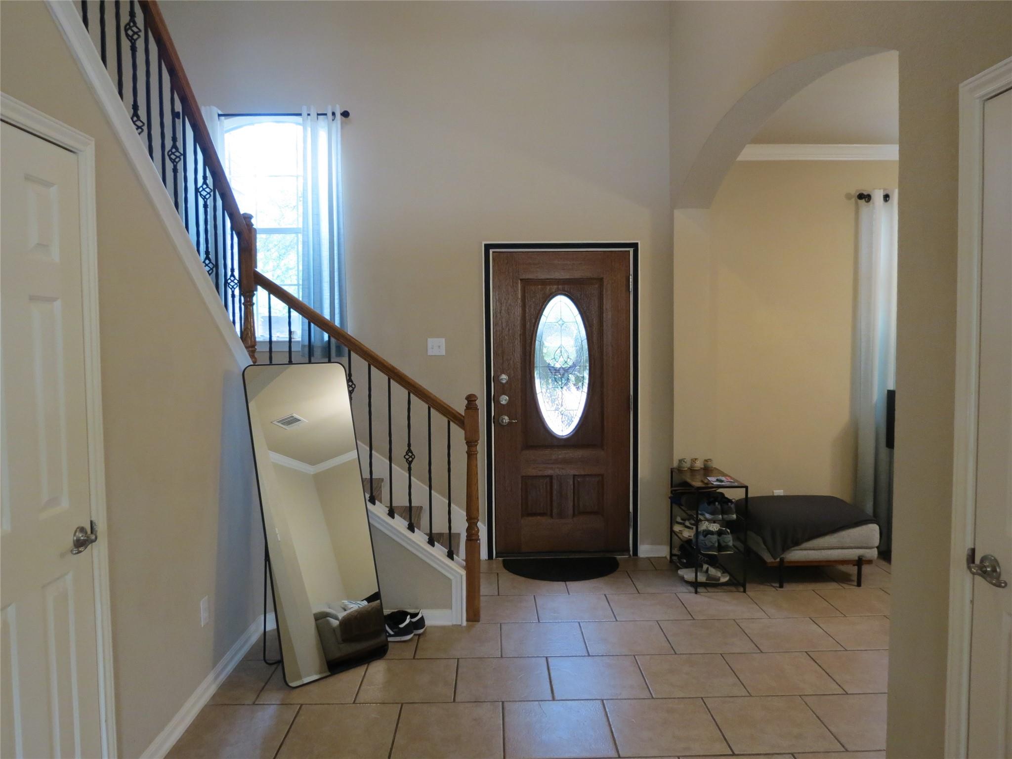 402 Las Colinas Dr, Leander, TX 78641