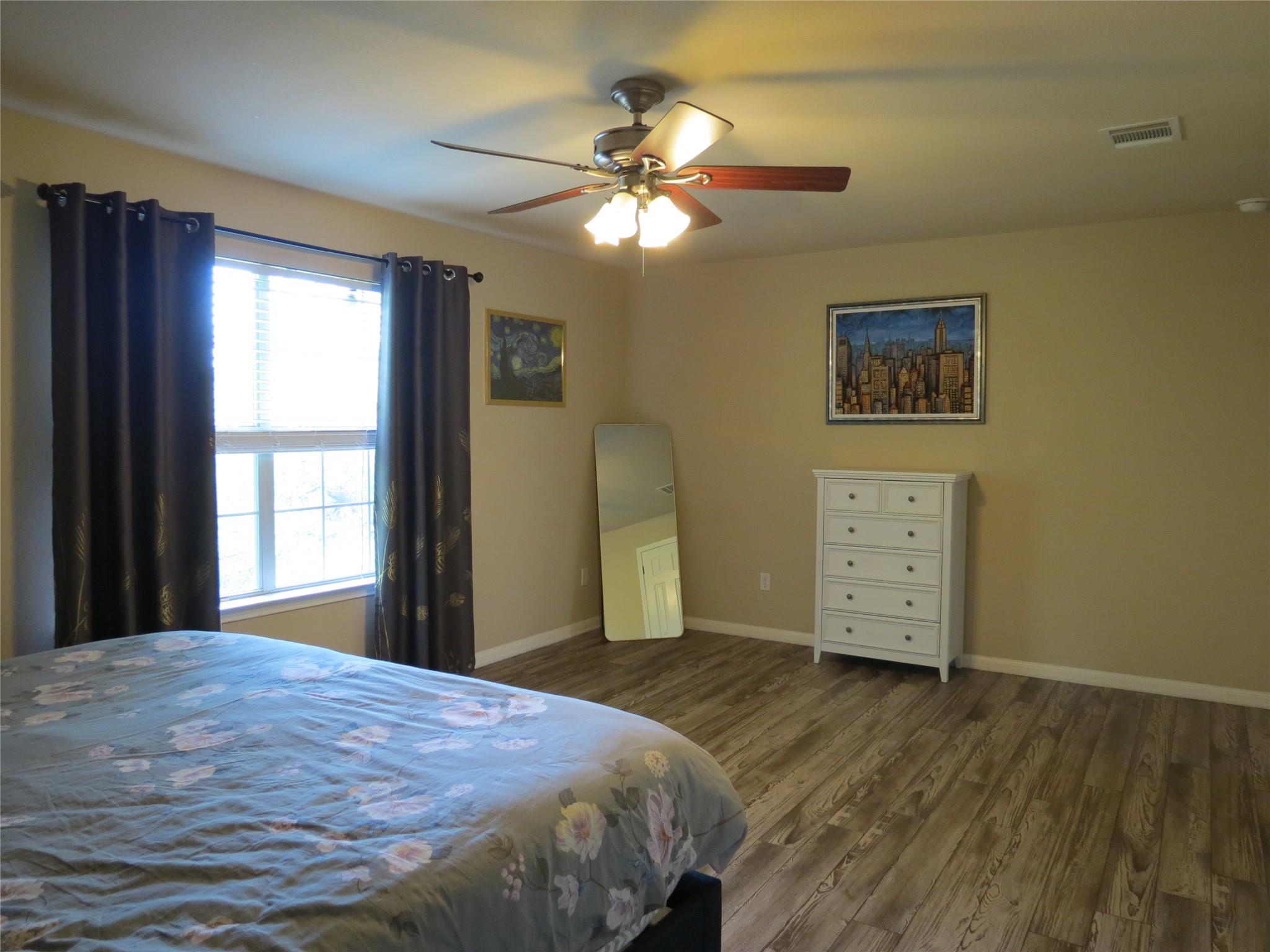 402 Las Colinas Dr, Leander, TX 78641