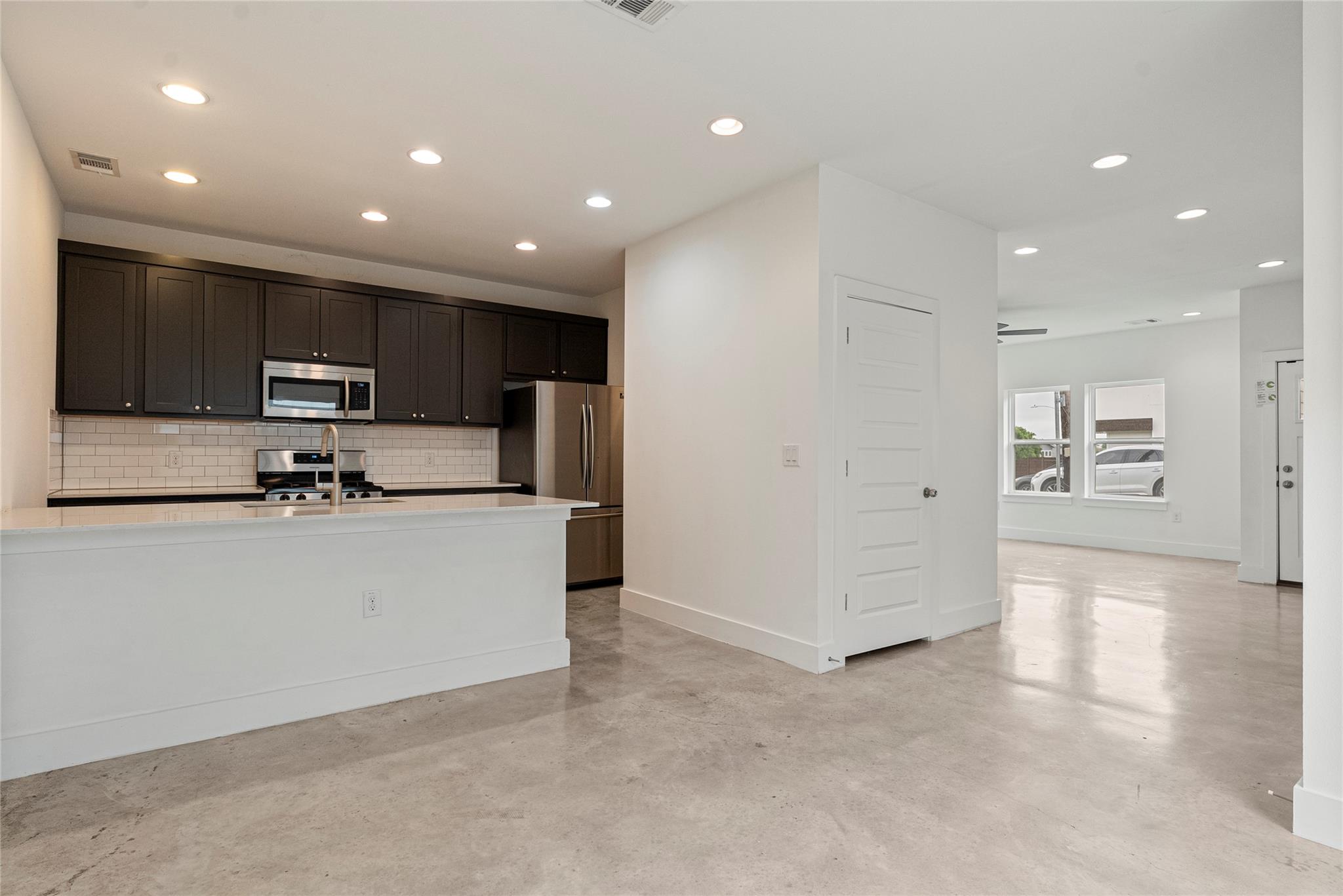 5006 Baker St # A, Austin, TX 78721