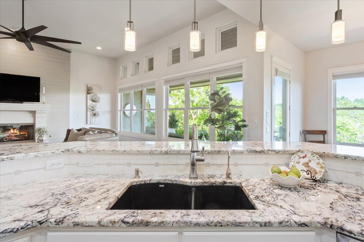 2501 Woodbine Cir, Georgetown, TX 78628