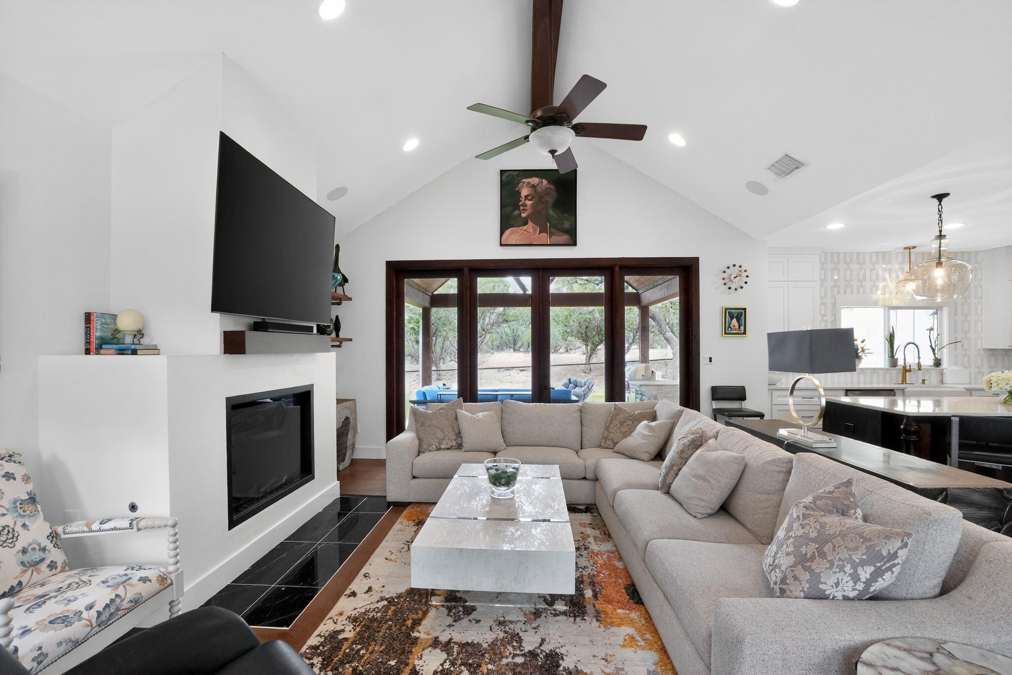 270 Rambling Oaks Dr, Wimberley, TX 78676