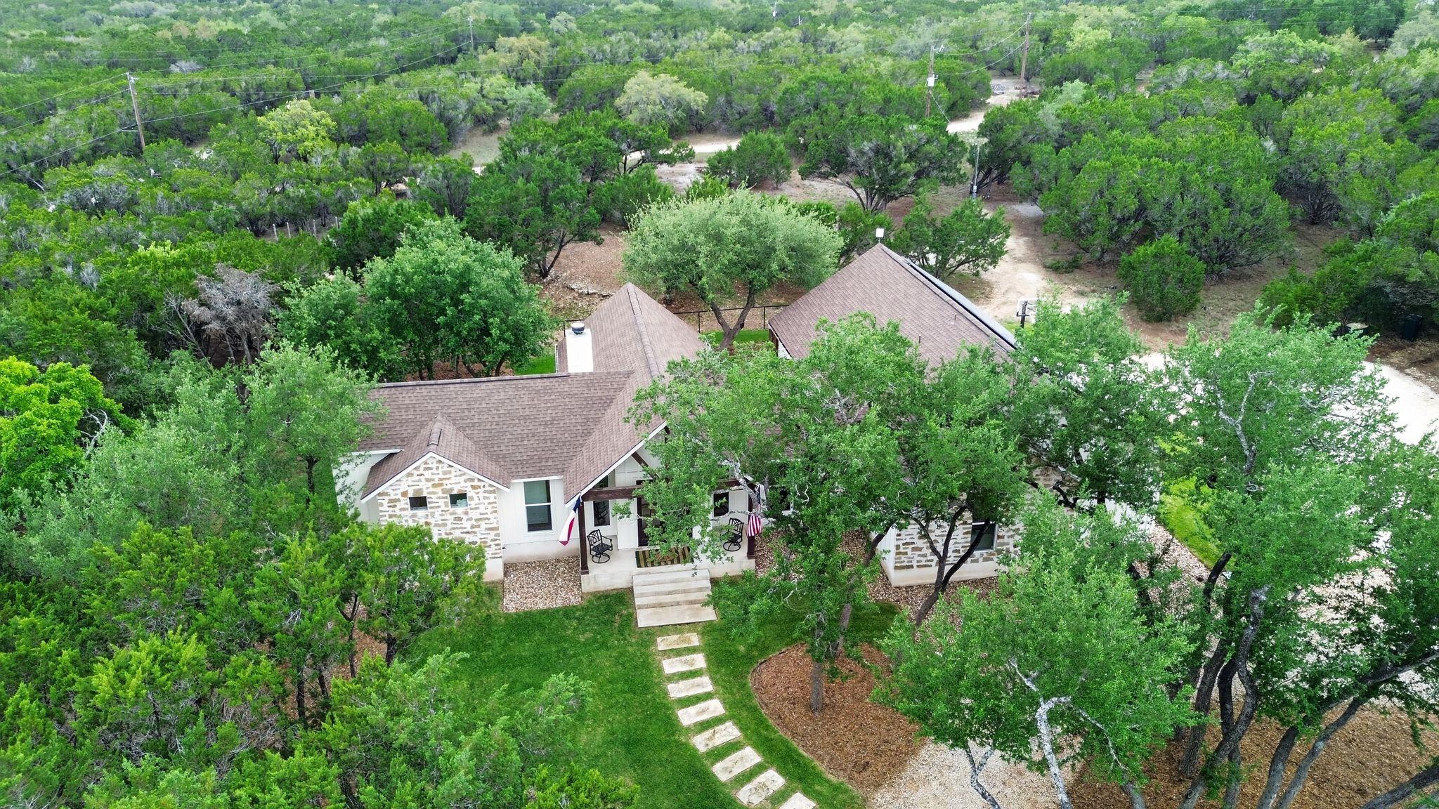 270 Rambling Oaks Dr, Wimberley, TX 78676