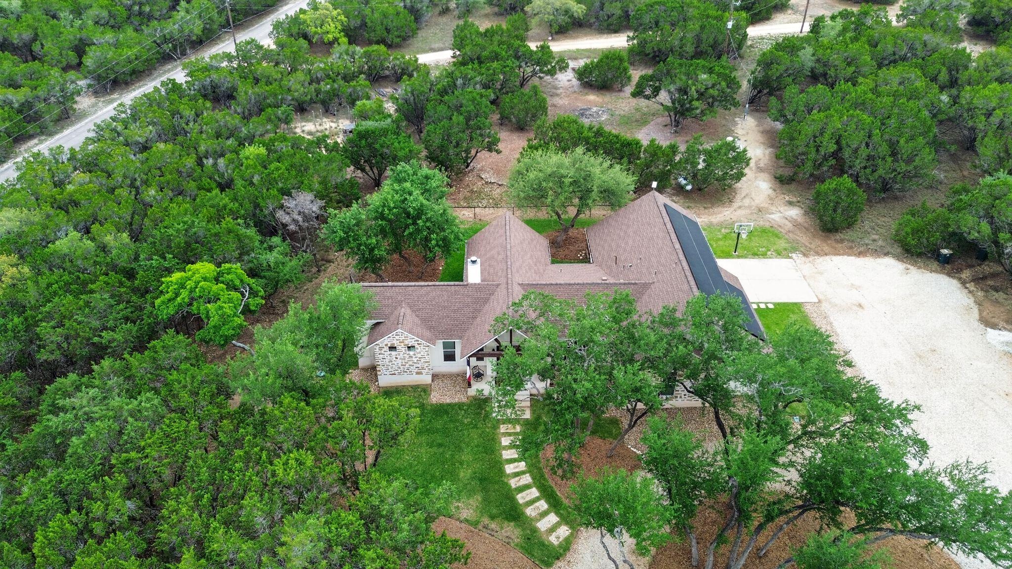 270 Rambling Oaks Dr, Wimberley, TX 78676