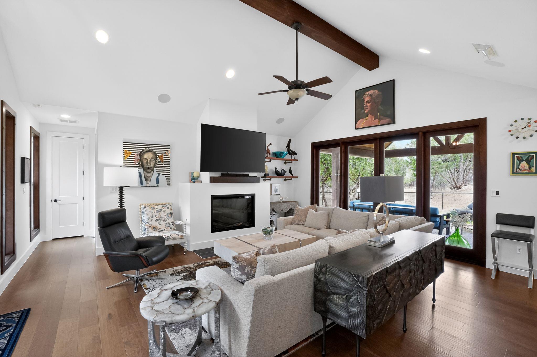 270 Rambling Oaks Dr, Wimberley, TX 78676