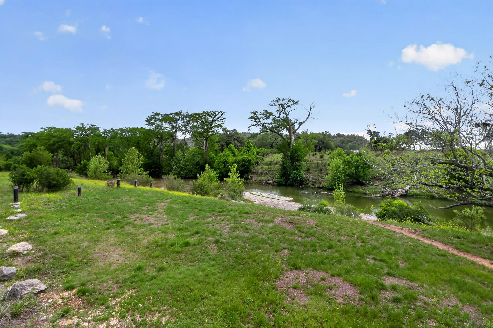 270 Rambling Oaks Dr, Wimberley, TX 78676