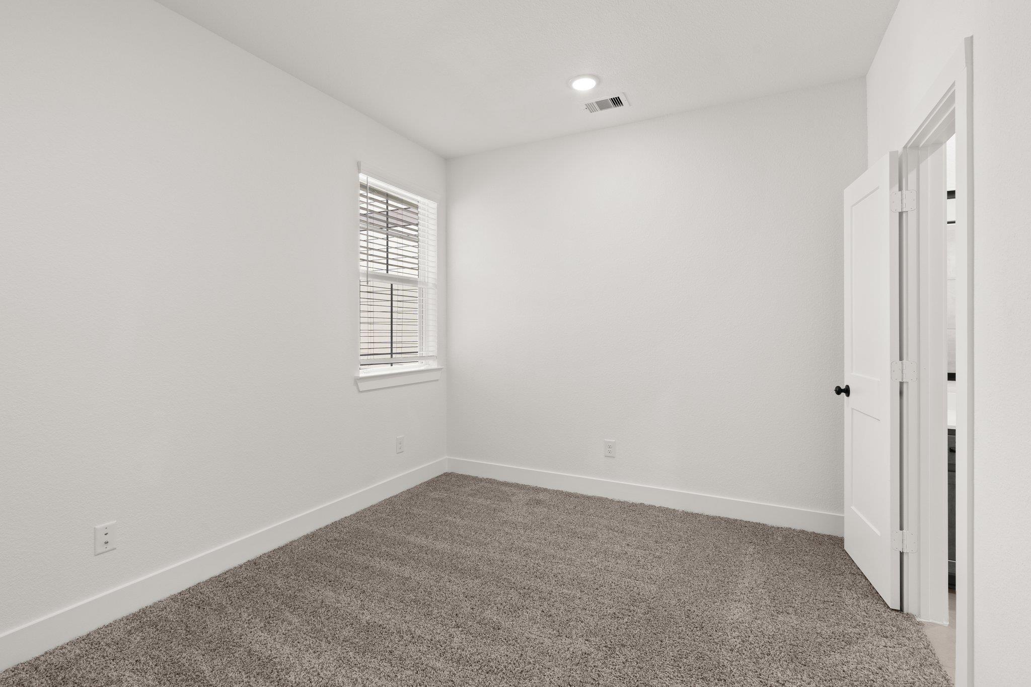 215 Flora Springs Cv, Liberty Hill, TX 78642