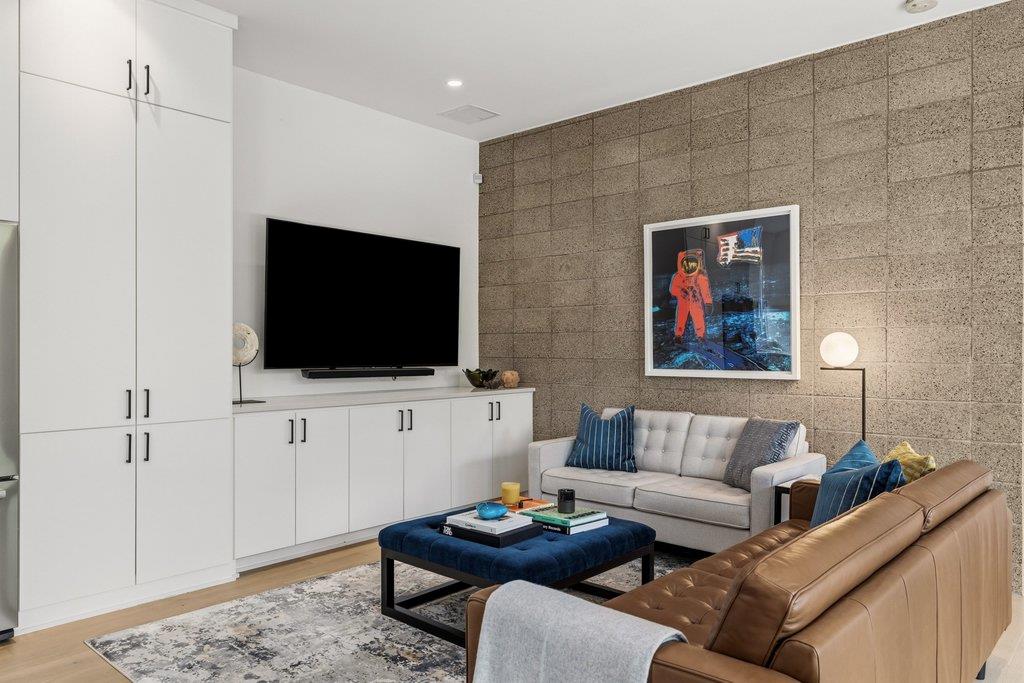 613 W Mary St # B, Austin, TX 78704