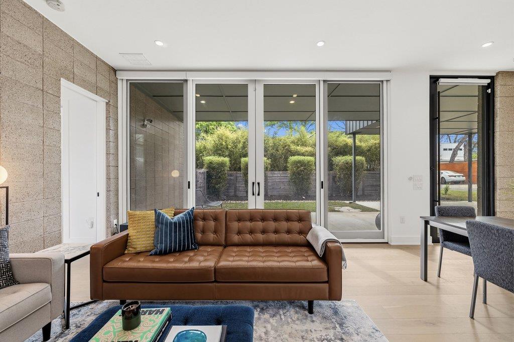 613 W Mary St # B, Austin, TX 78704