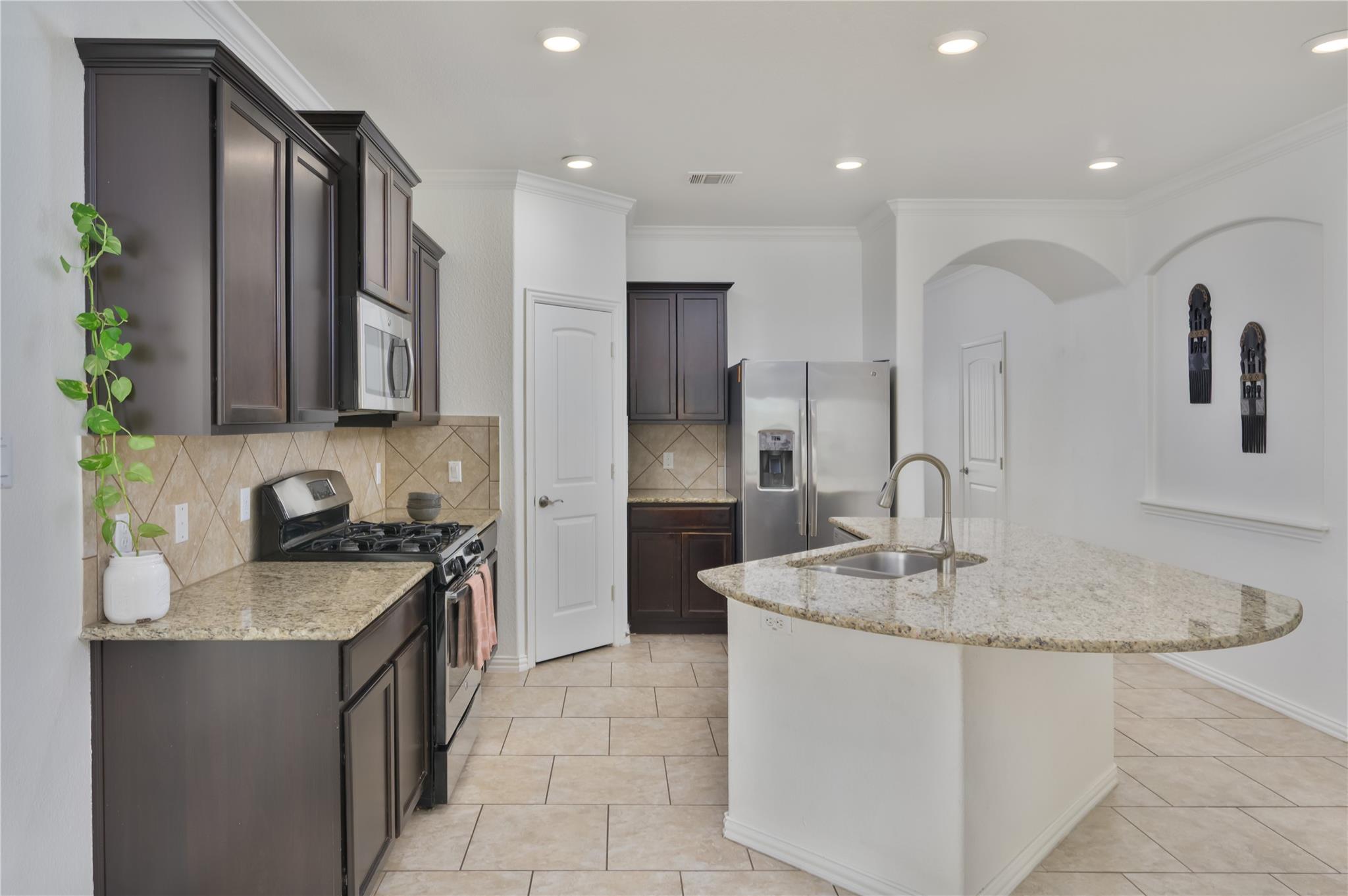 509 Nogales Ln, Leander, TX 78641