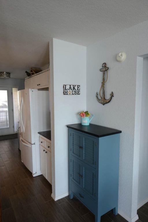 746 E Island Dr, Bluffton, TX 78607