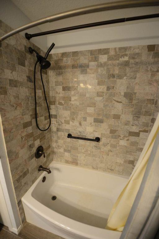 746 E Island Dr, Bluffton, TX 78607