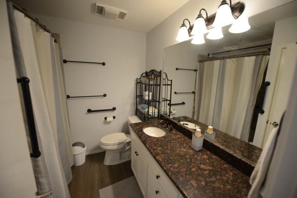 746 E Island Dr, Bluffton, TX 78607